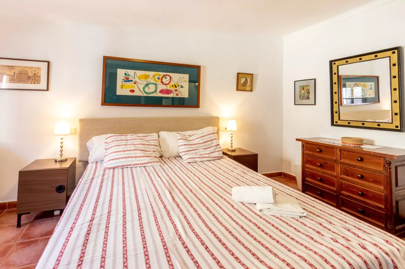 Casa Joana Acogedora Casa de Pueblo con Terraza-Bedroom