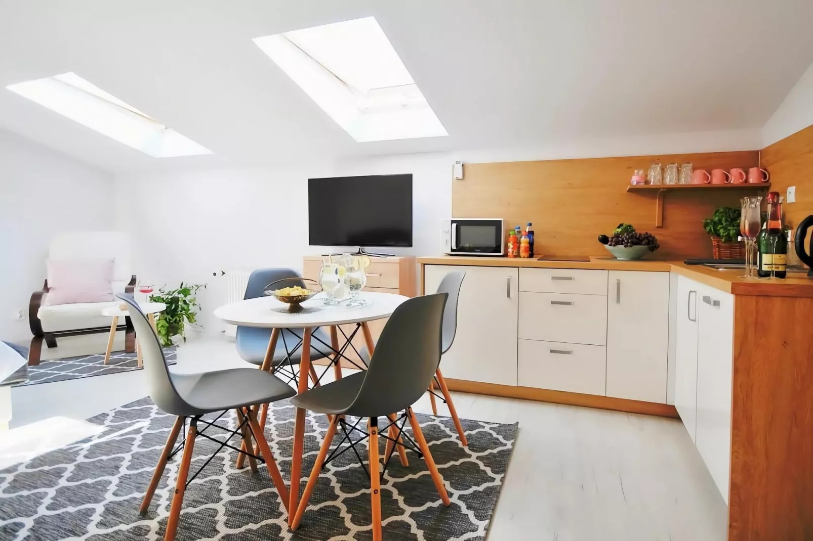 Studio 3-osobowe nr 1 30 m2 na poddaszu Ustronie Morskie-Kitchen