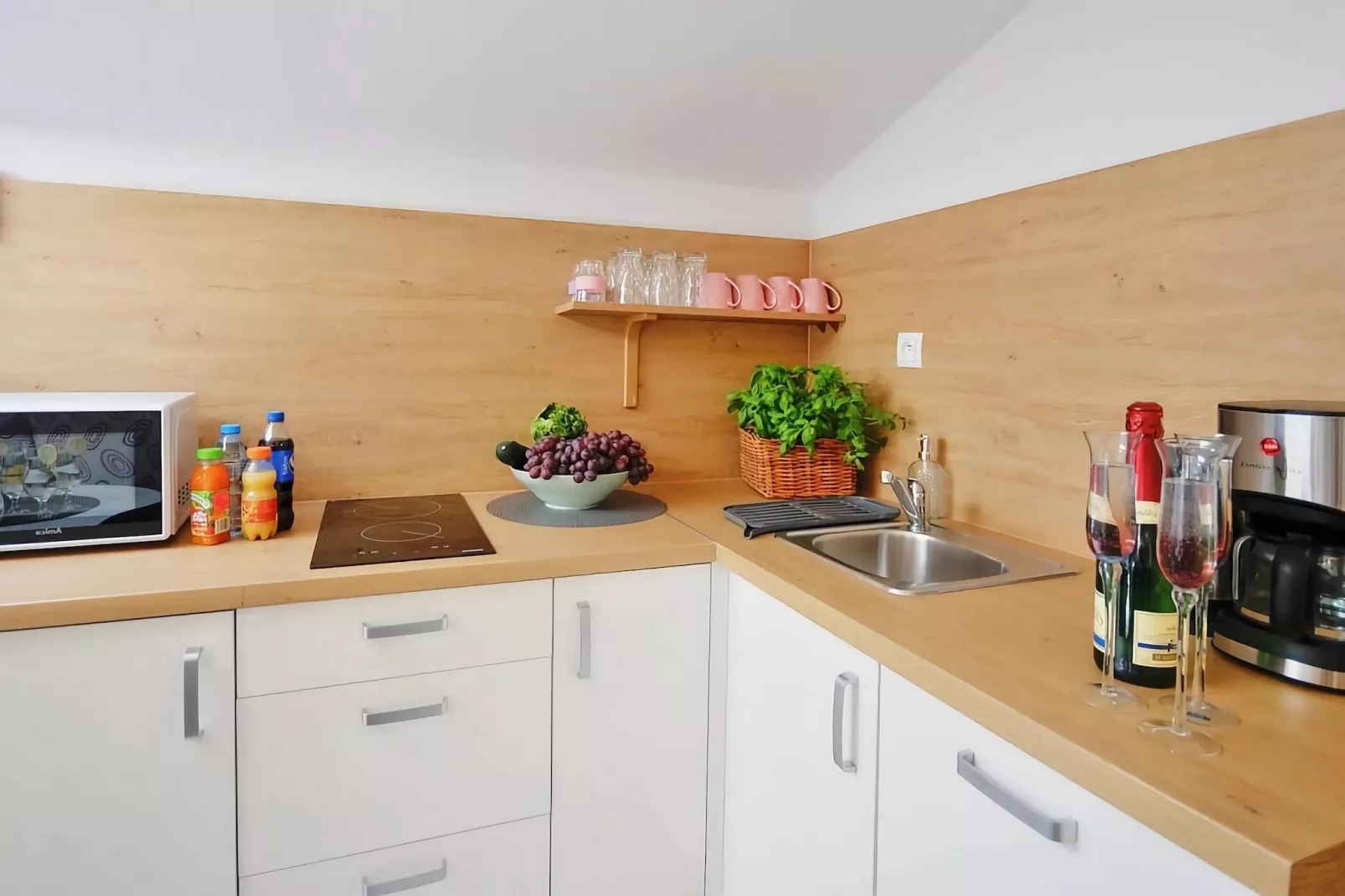 Studio 3-osobowe nr 1 30 m2 na poddaszu Ustronie Morskie-Kitchen