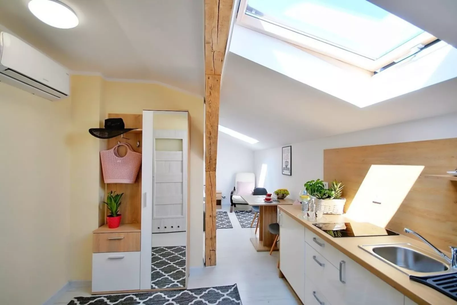 	Studio 2-osobowe nr 2 17 m2 na poddaszu Ustronie Morskie-Kitchen