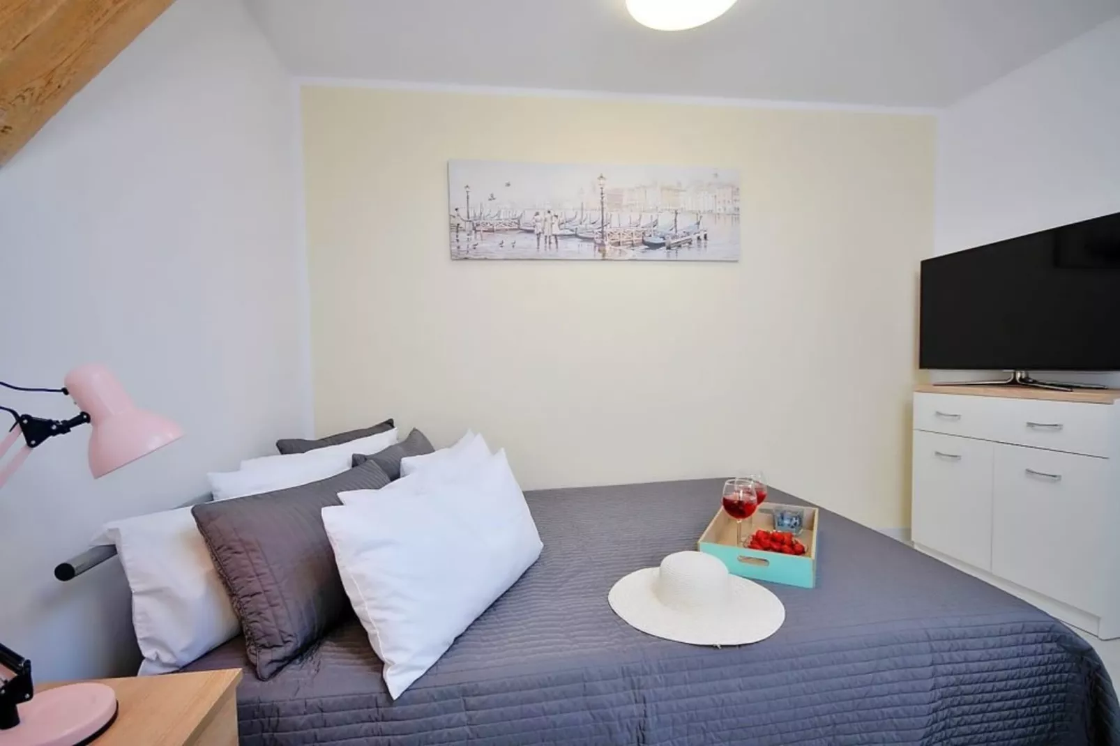 	Studio 2-osobowe nr 2 17 m2 na poddaszu Ustronie Morskie-Bedroom
