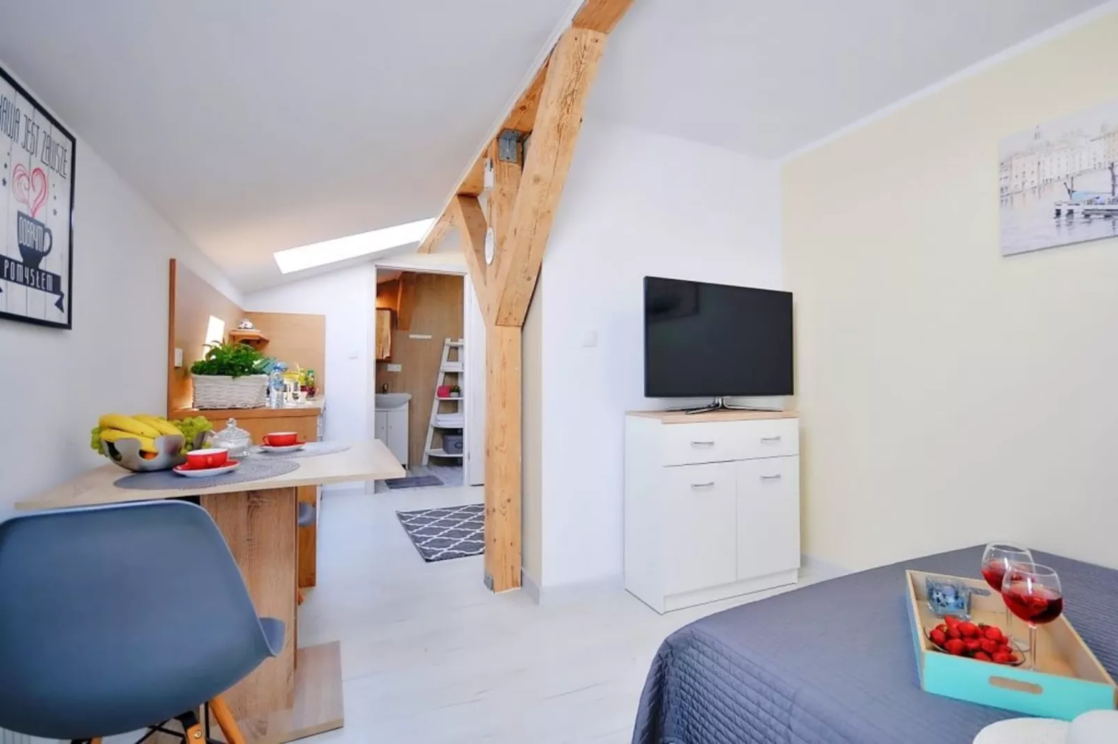 	Studio 2-osobowe nr 2 17 m2 na poddaszu Ustronie Morskie-Living room
