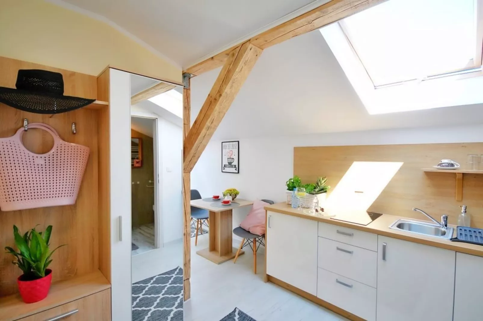 	Studio 2-osobowe nr 2 17 m2 na poddaszu Ustronie Morskie-Kitchen