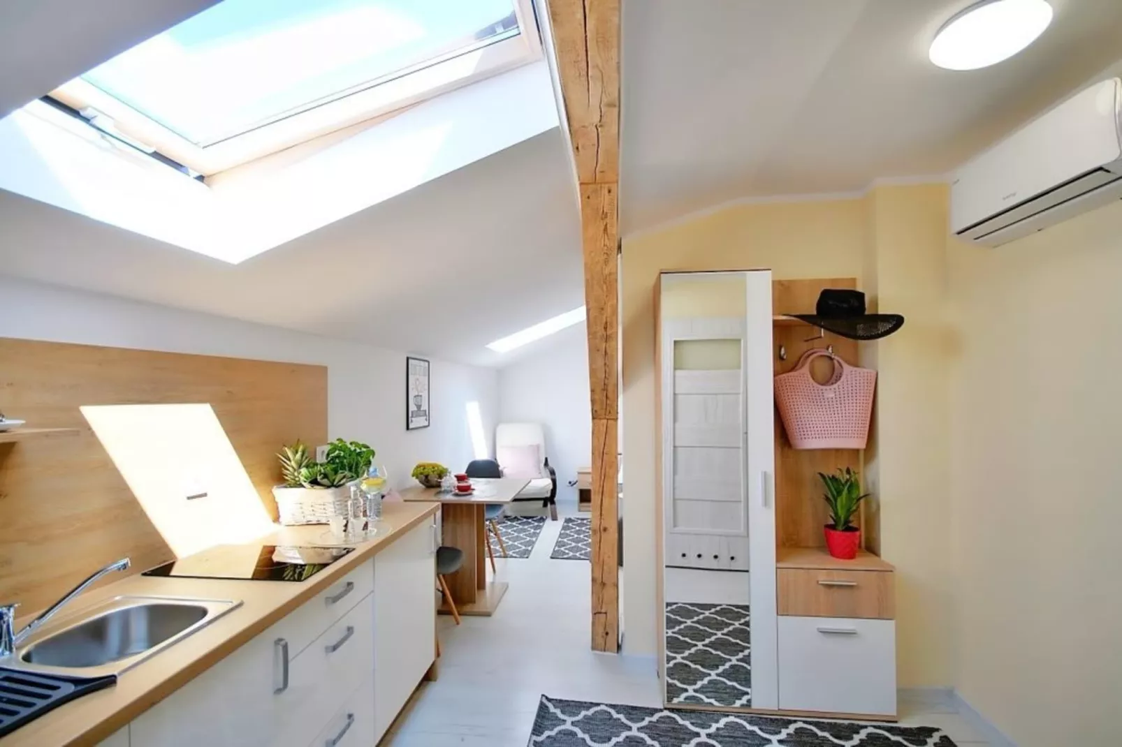 	Studio 2-osobowe nr 2 17 m2 na poddaszu Ustronie Morskie-Kitchen