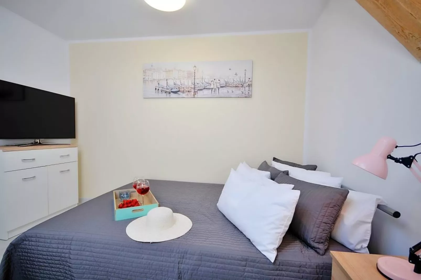 	Studio 2-osobowe nr 2 17 m2 na poddaszu Ustronie Morskie-Bedroom