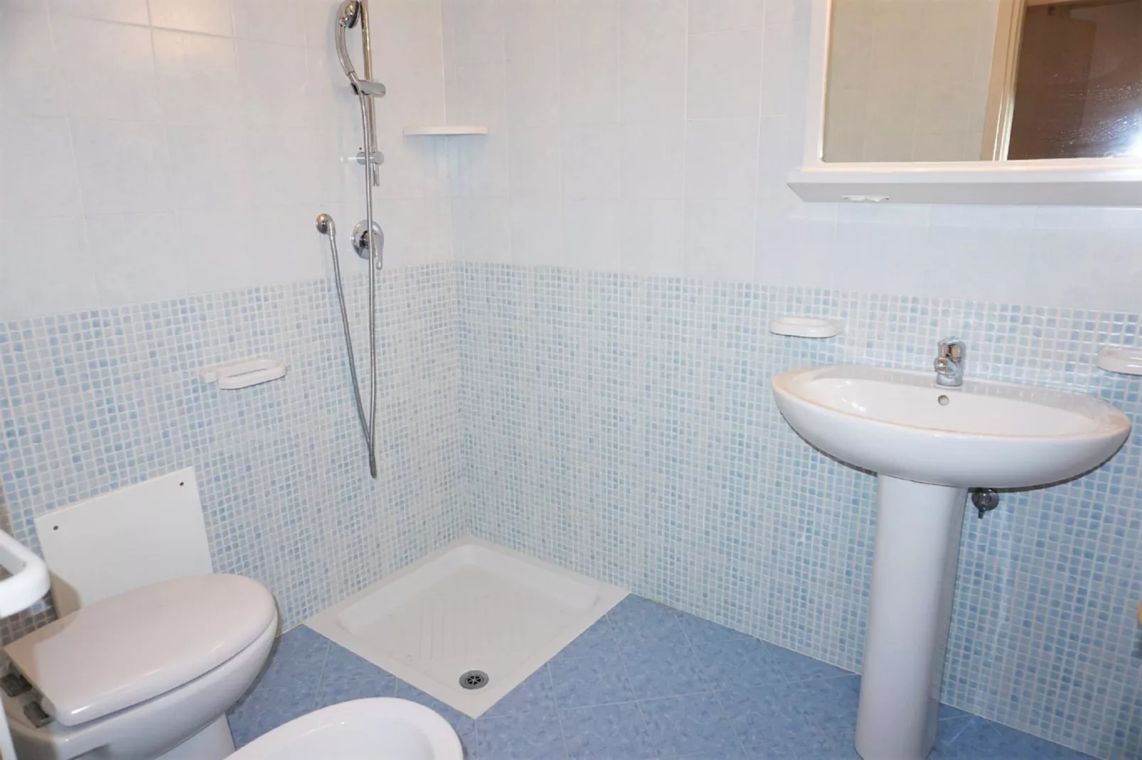 LN 30/32-Bedroom