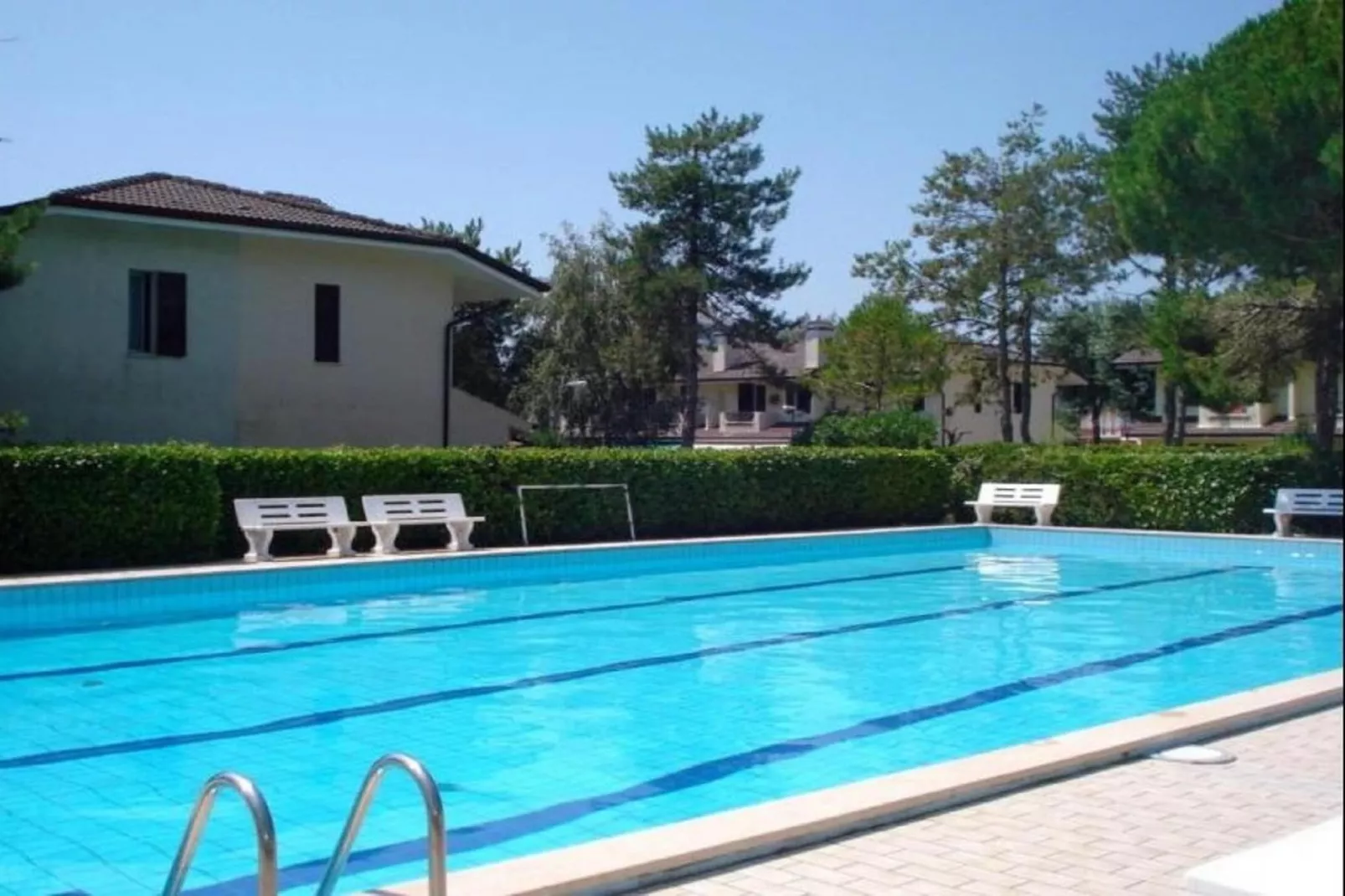 LN 32/95-Pool