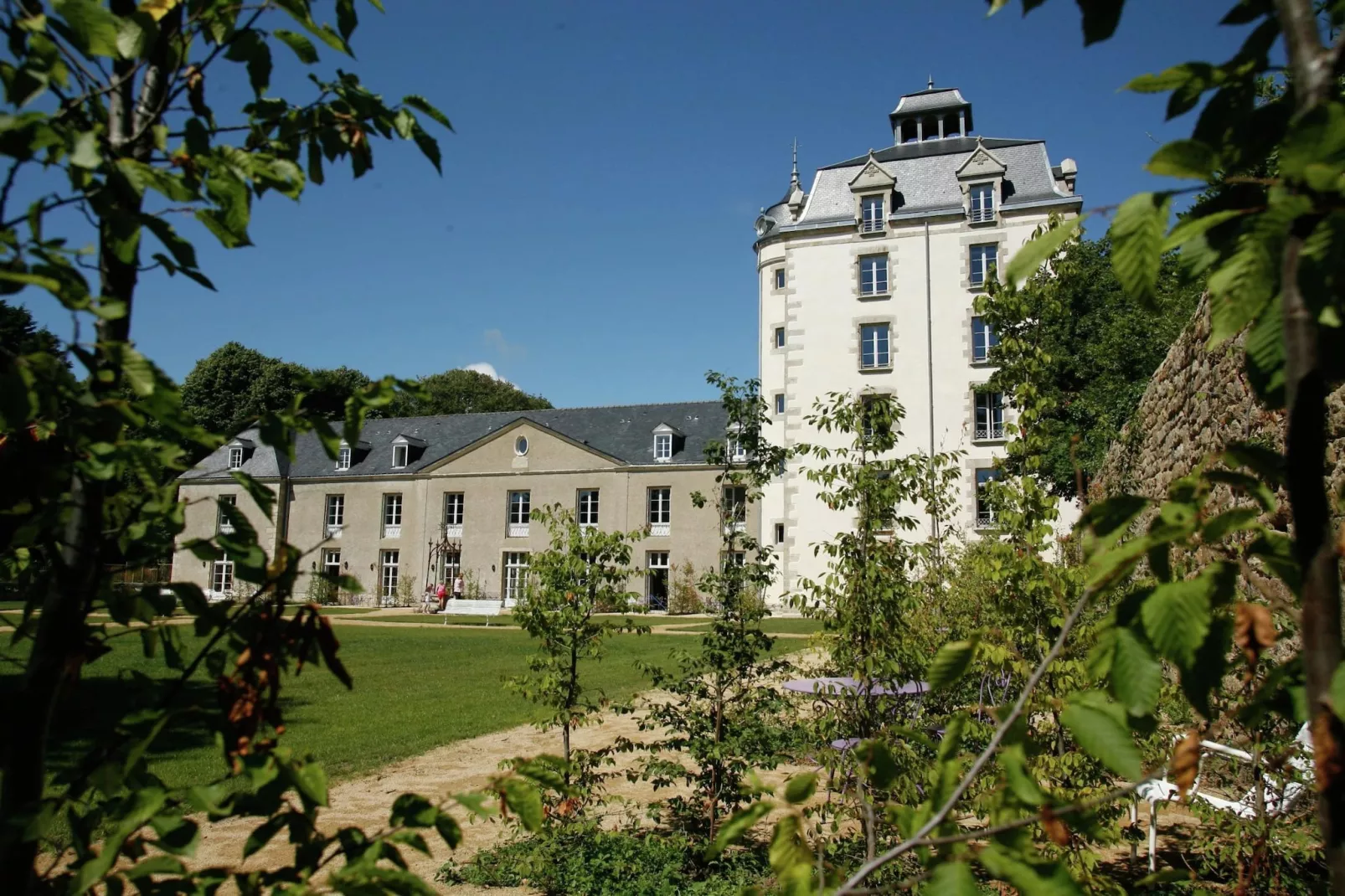 Le Château de Keravéon 4-Exterior summer