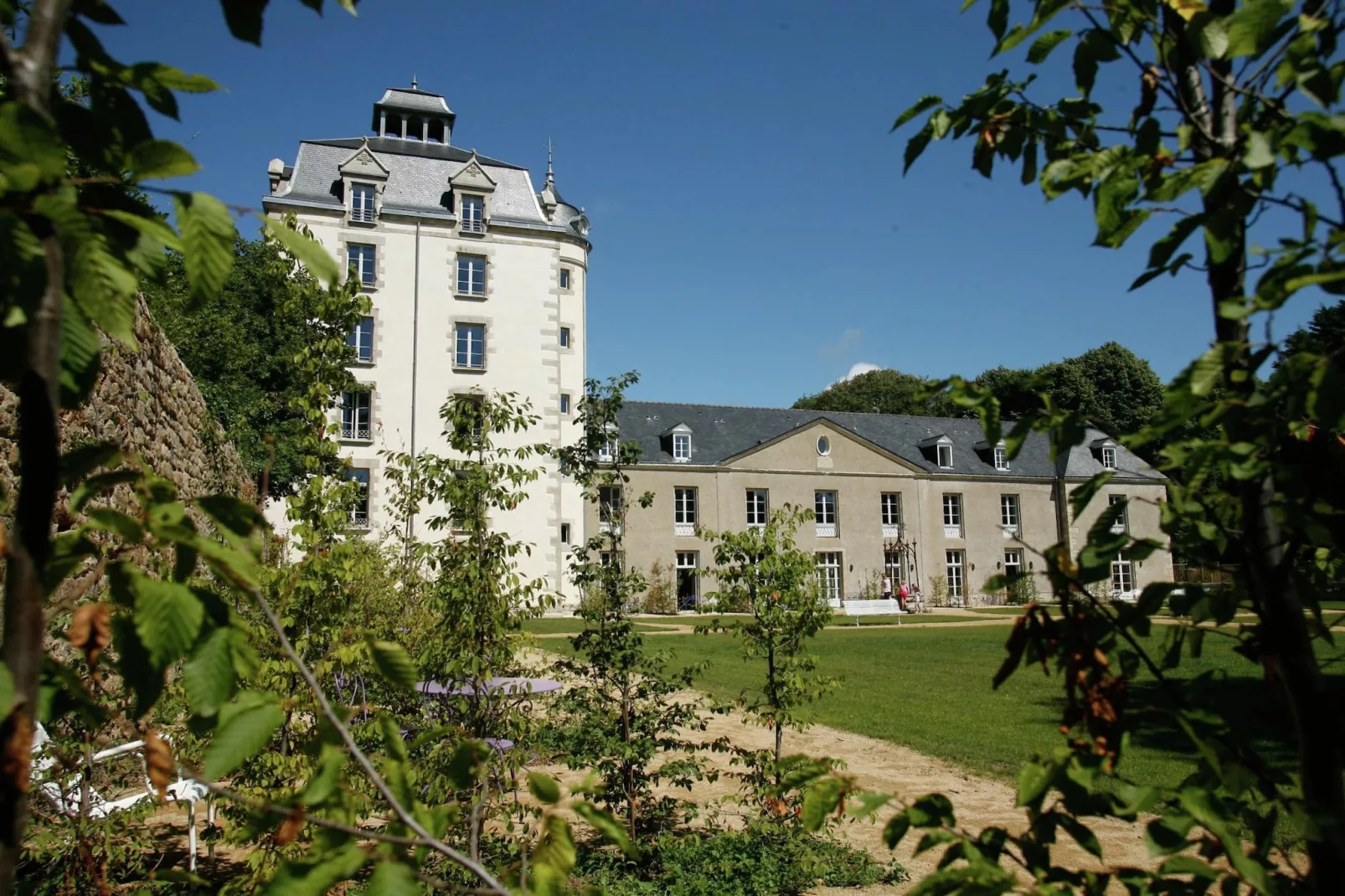 Le Château de Keravéon 4-Exterior summer