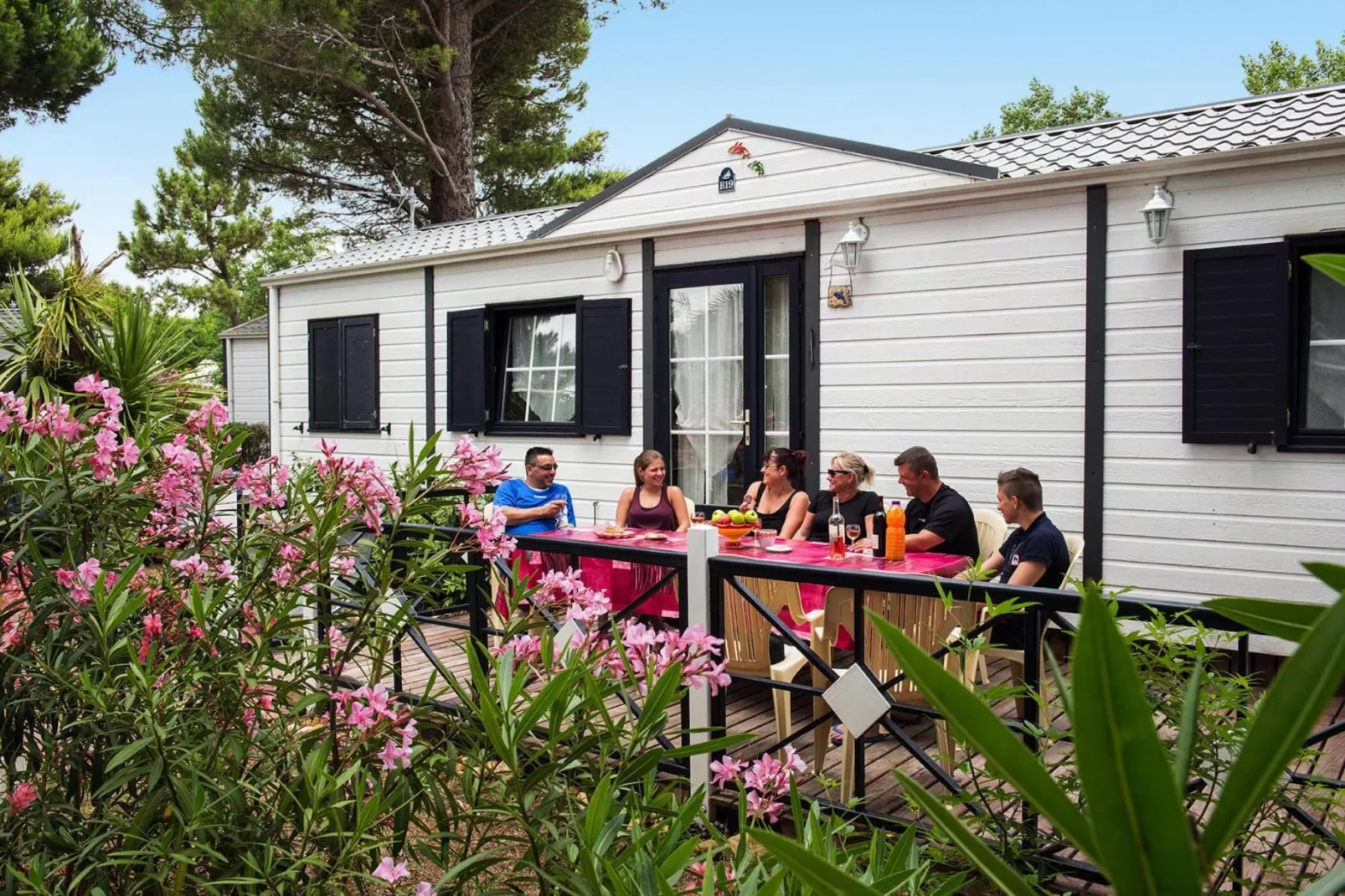 Domaine Les Mûriers Vendres-Plage // mobilhome 2 chambres-Exterior summer