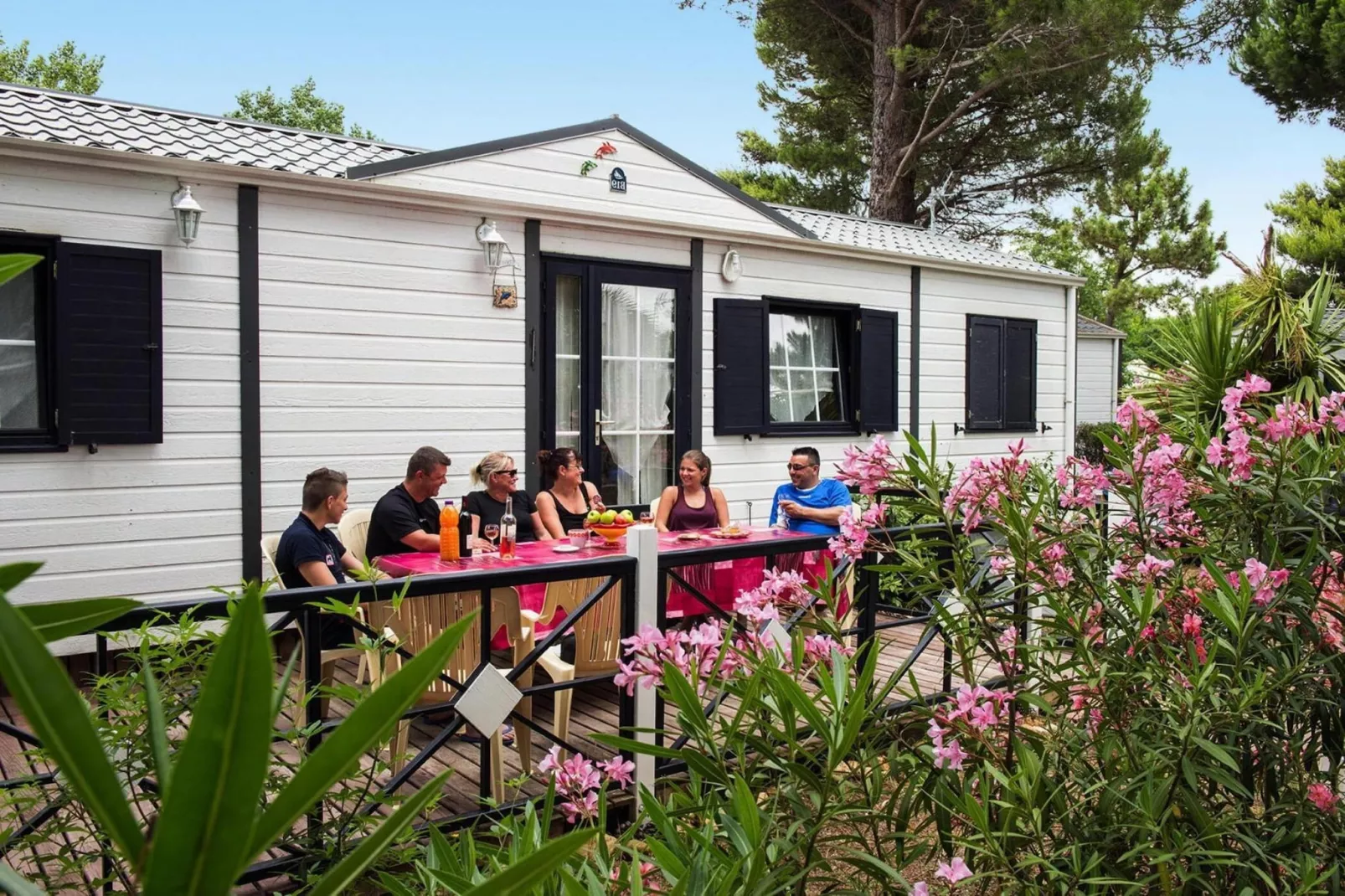 Domaine Les Mûriers Vendres-Plage // mobilhome 2 chambres-Exterior summer