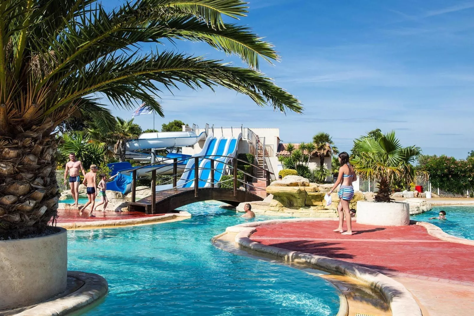 Domaine Les Mûriers Vendres-Plage // mobilhome 2 chambres-Pool