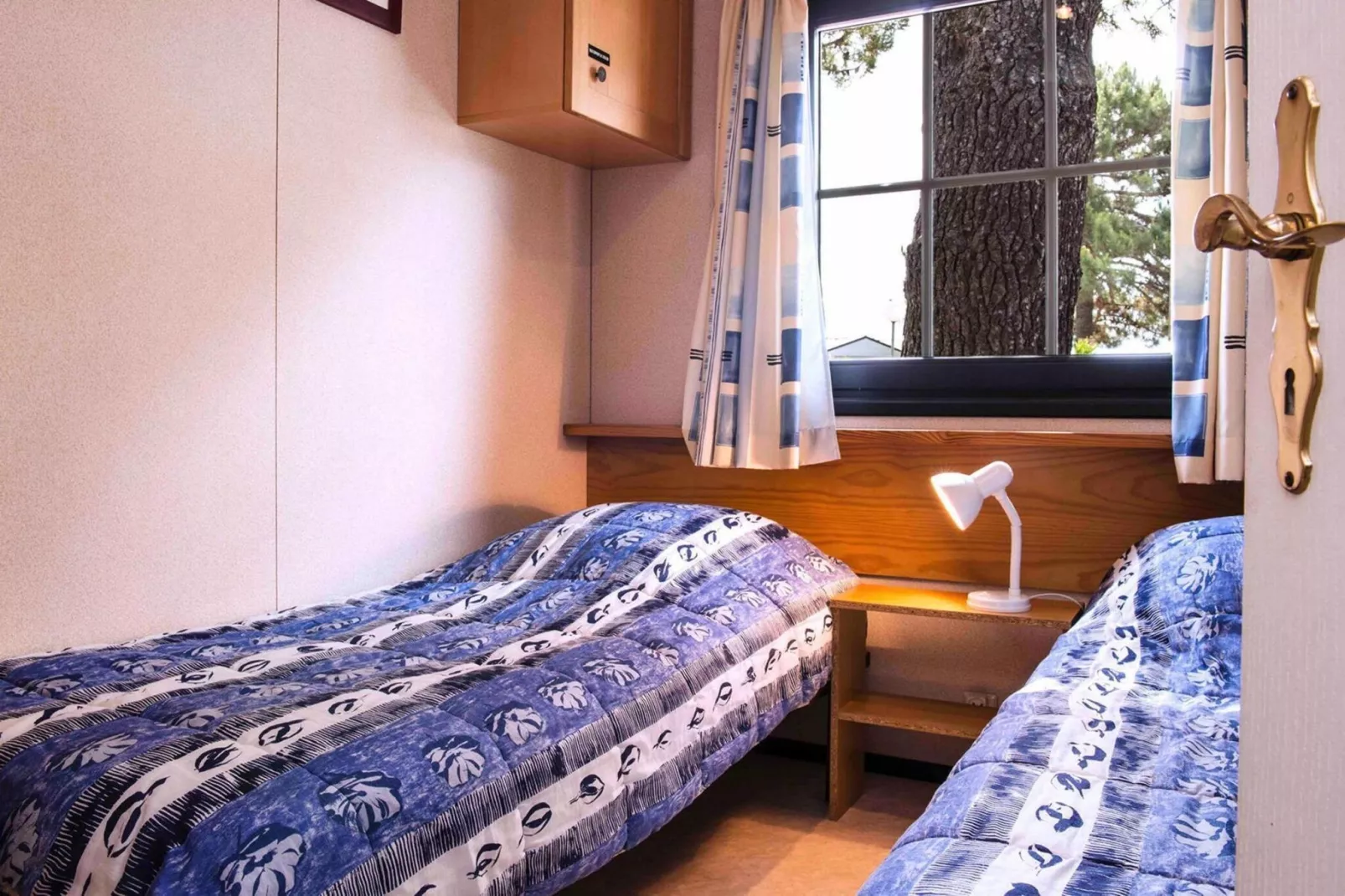 Domaine Les Mûriers Vendres-Plage // mobilhome 2 chambres-Bedroom