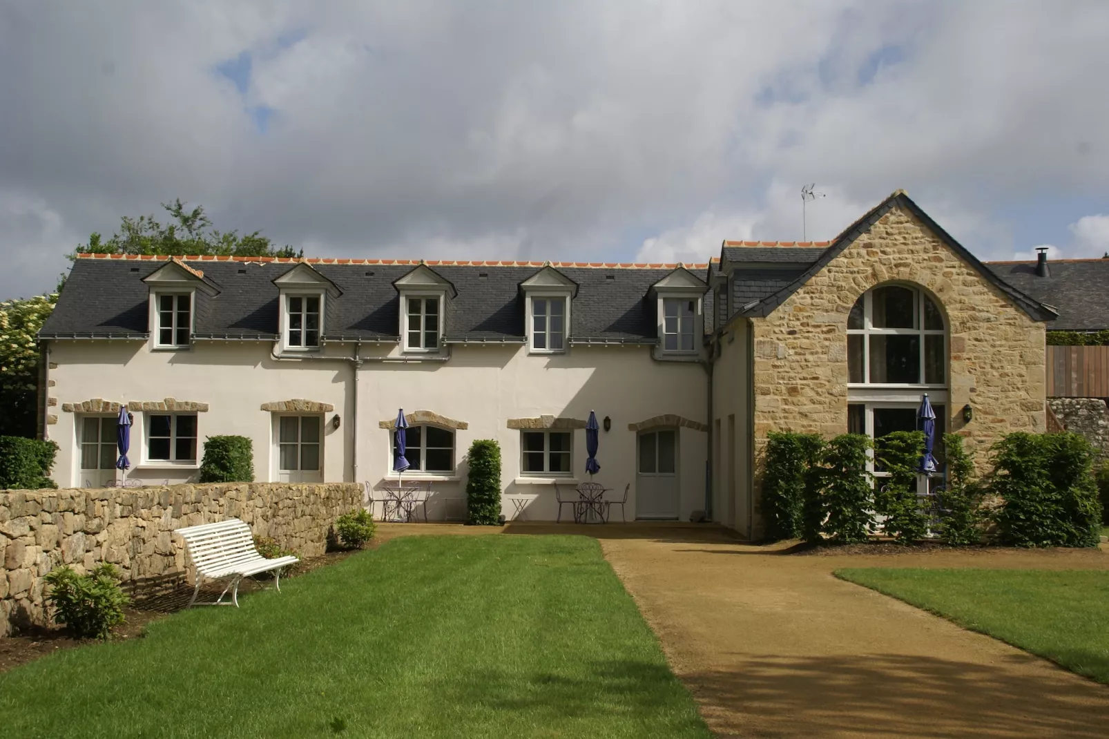 Le Château de Keravéon 3-Exterior summer