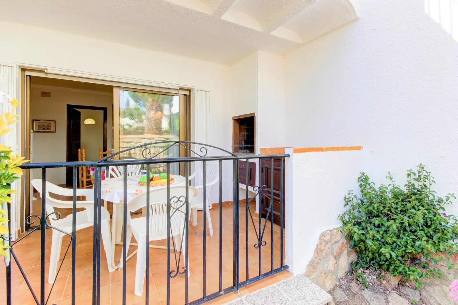 JARDINS 2  B Bj 27 Roses-Terrassenbalkon