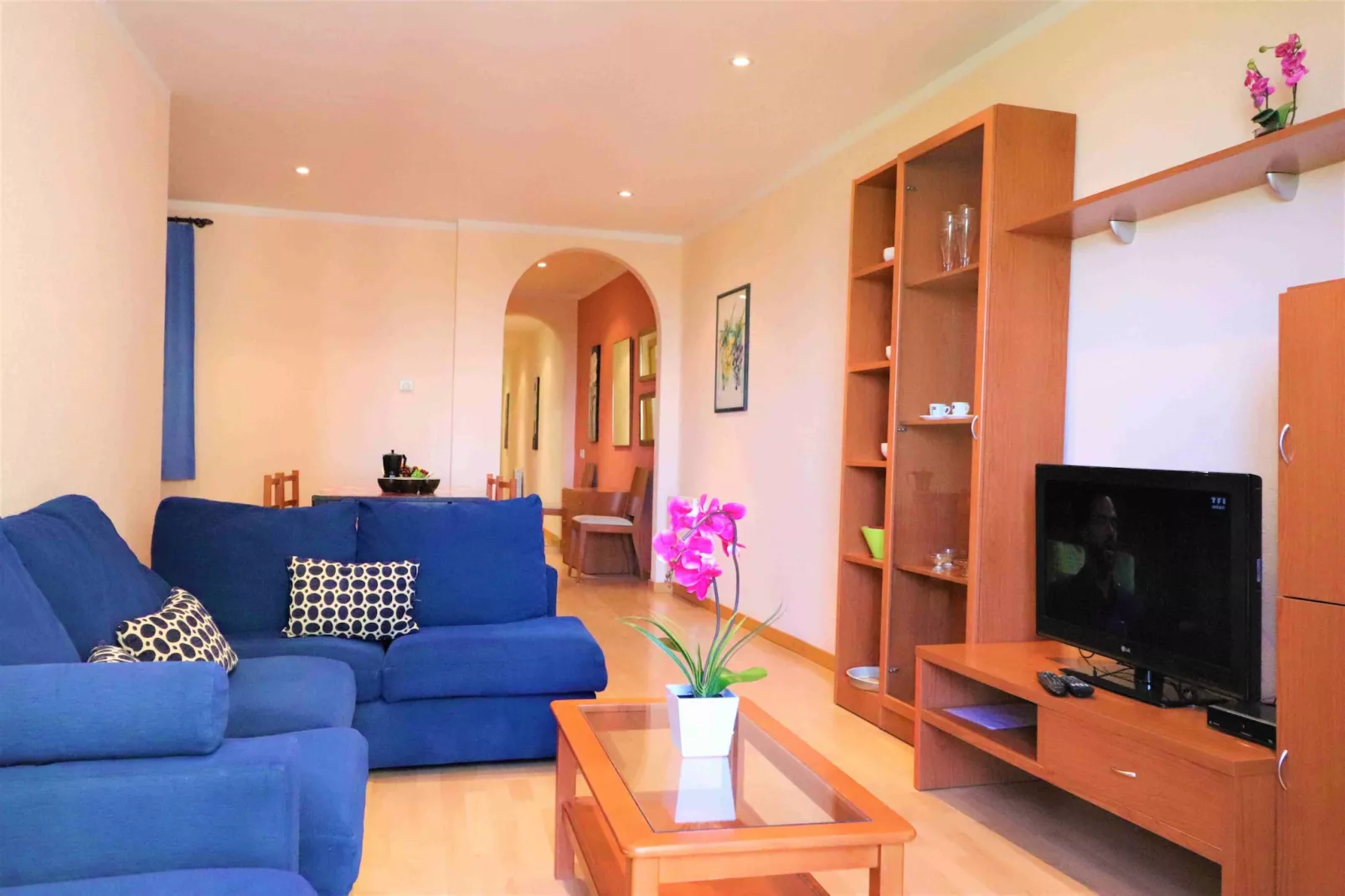 P.C. TRAMUNTANA 2 1 Roses-Living room
