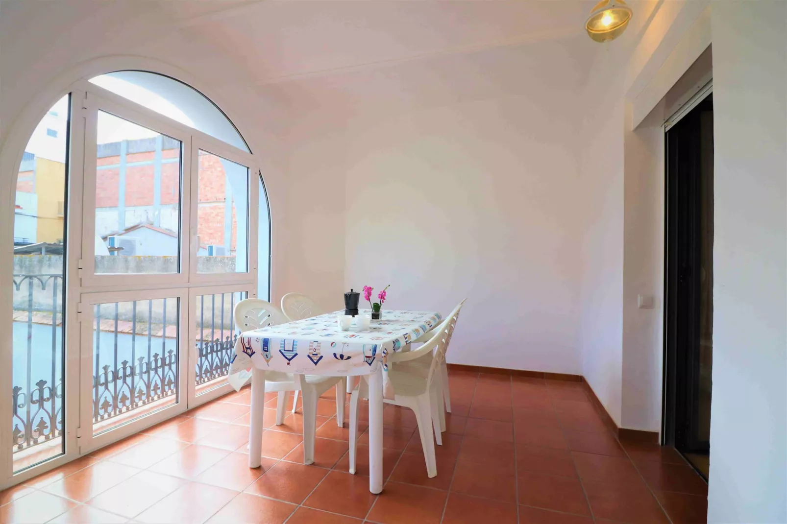 P.C. TRAMUNTANA 2 1 Roses-Dining room
