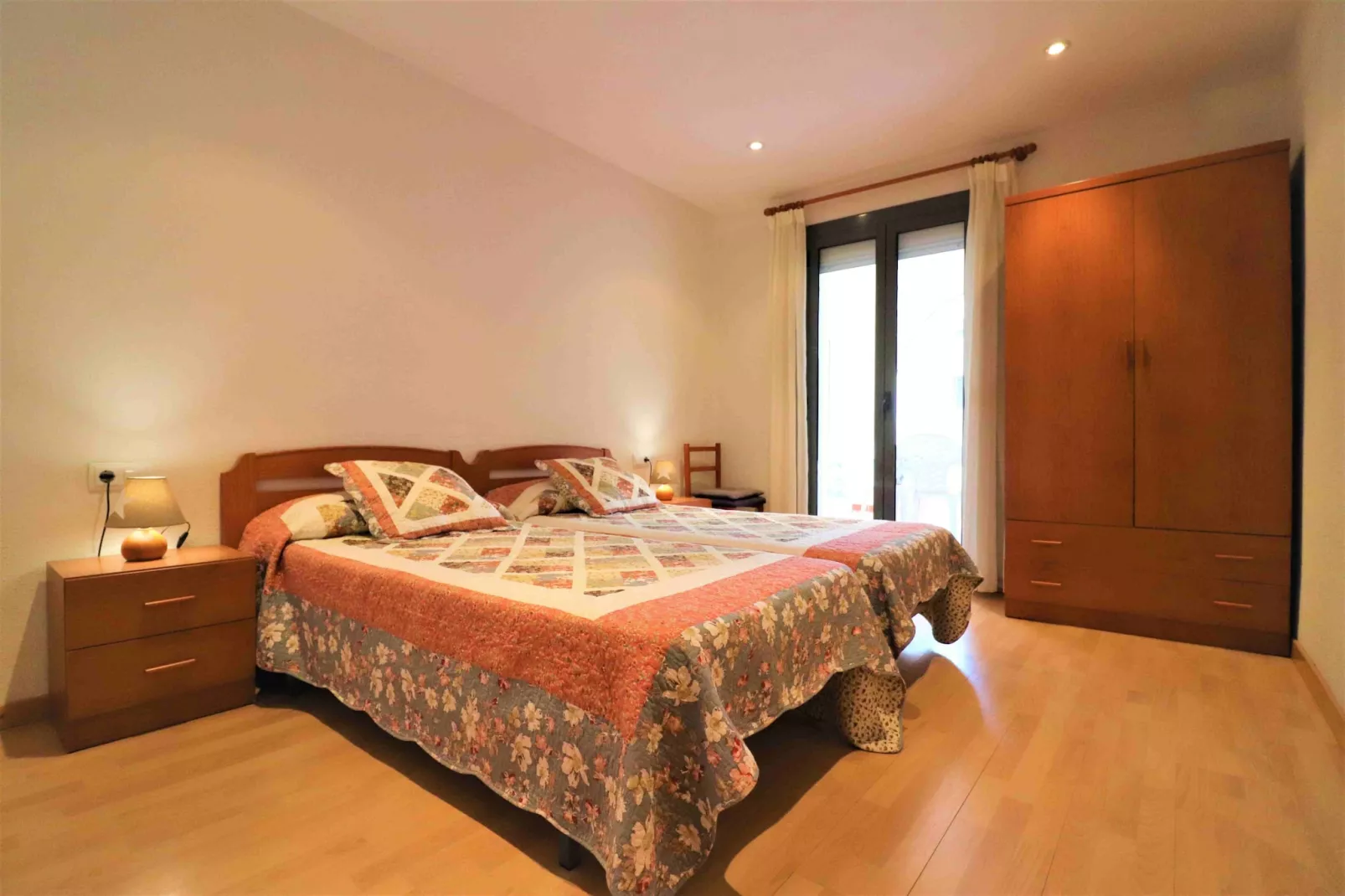 P.C. TRAMUNTANA 2 1 Roses-Bedroom