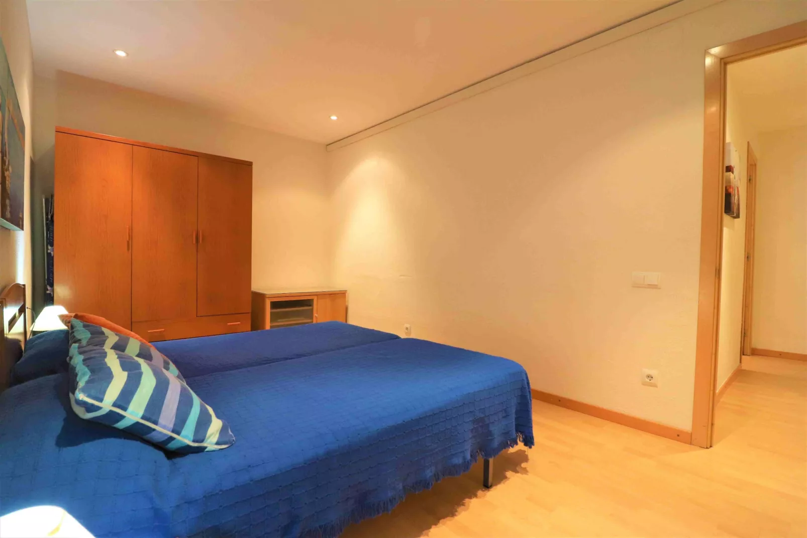 P.C. TRAMUNTANA 2 1 Roses-Bedroom