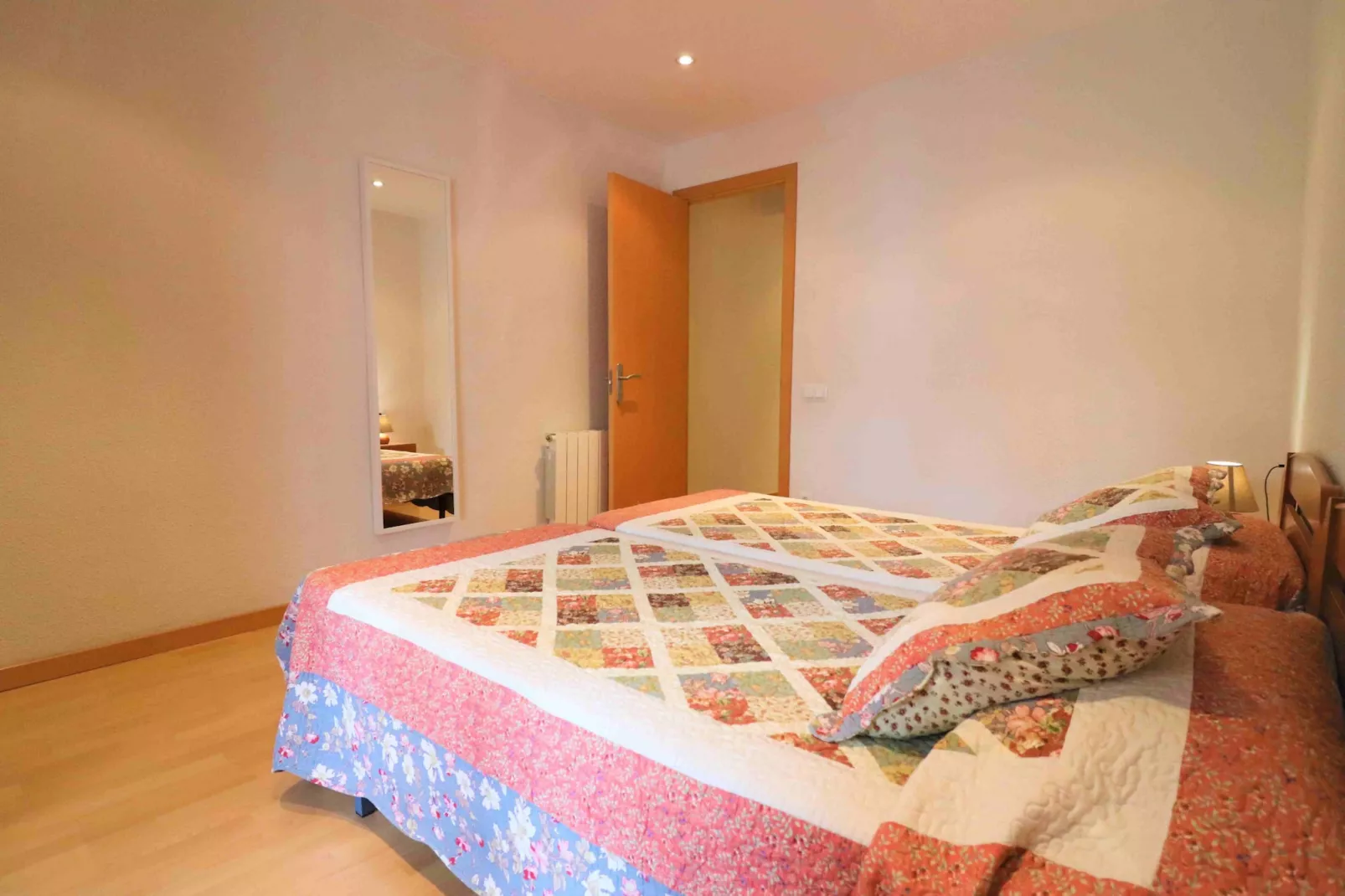 P.C. TRAMUNTANA 2 1 Roses-Bedroom
