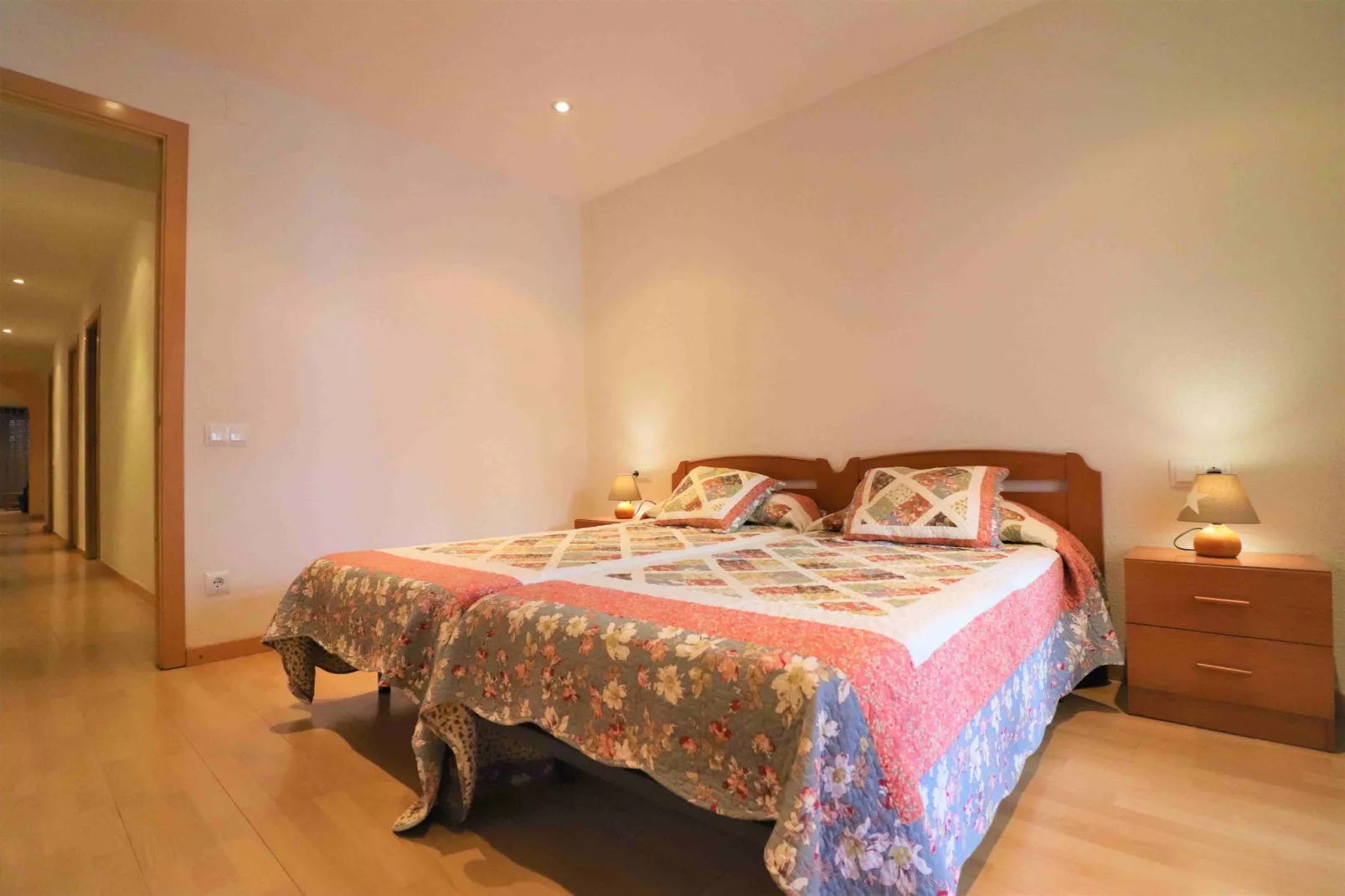 P.C. TRAMUNTANA 2 1 Roses-Bedroom