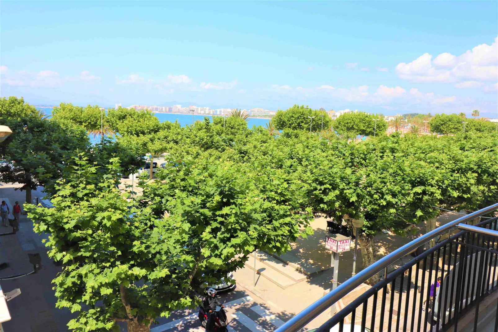P.C. TRAMUNTANA 2 1 Roses-Terrace balcony
