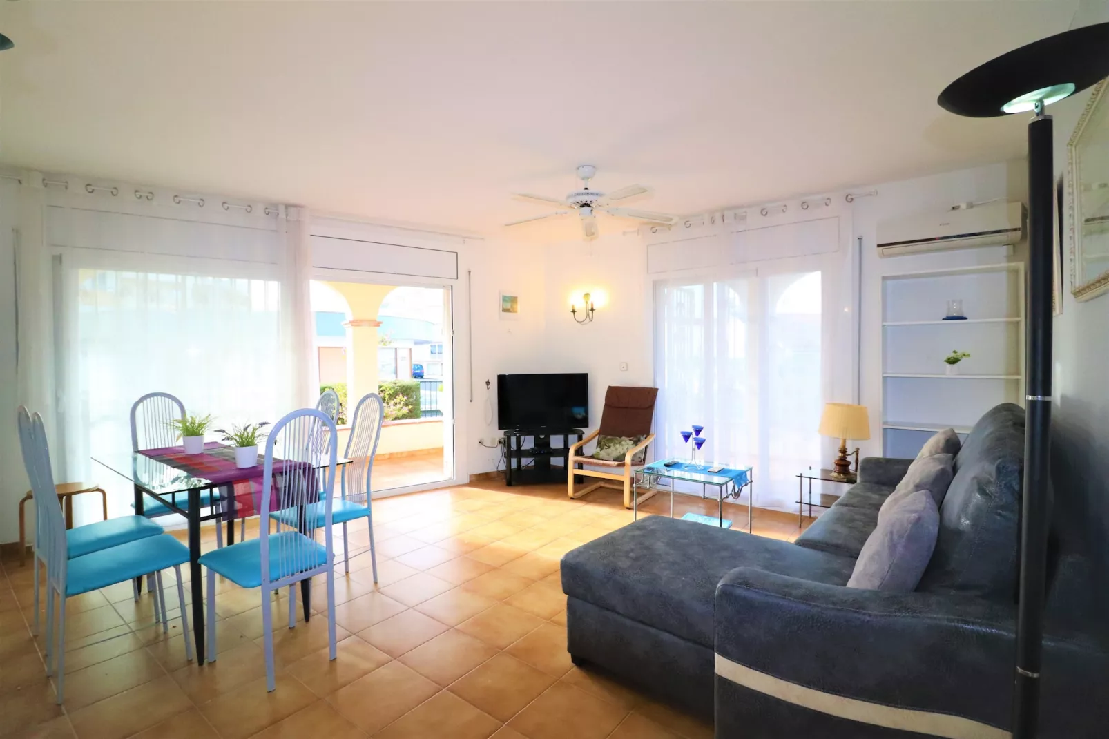 GOLF II BJS 6 Roses - Immo Barneda-Living room