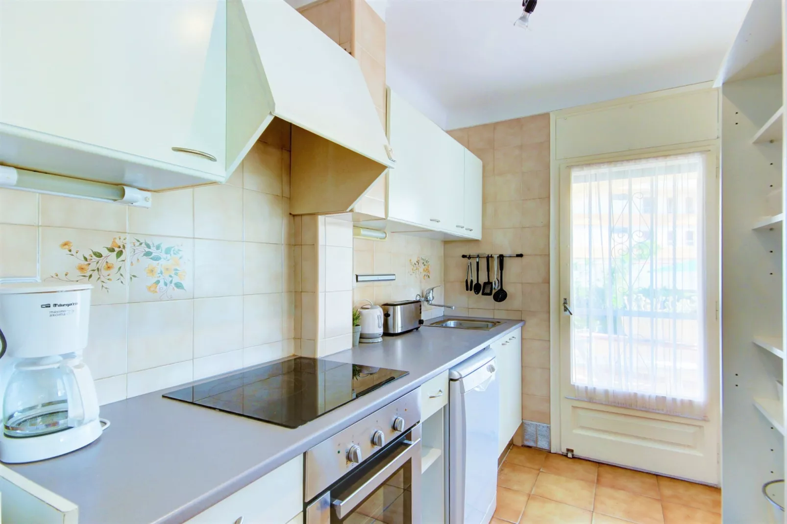 GOLF II BJS 6 Roses - Immo Barneda-Kitchen