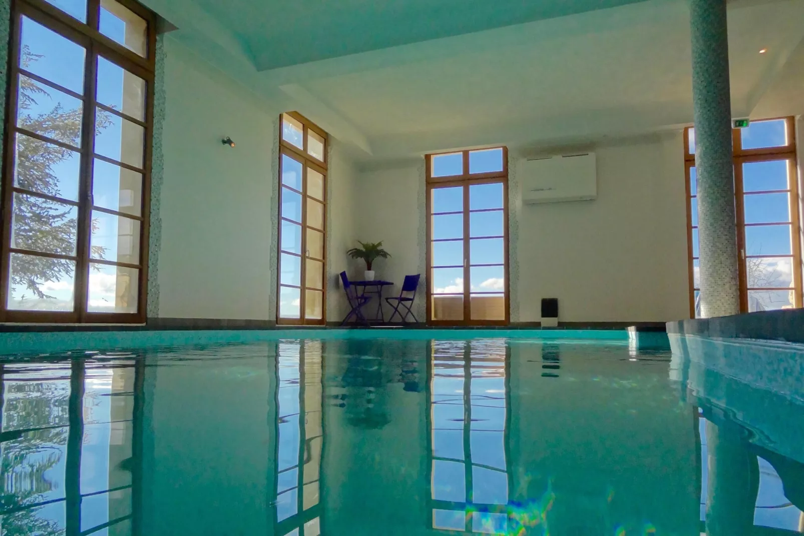 T1 'studio'-Pool