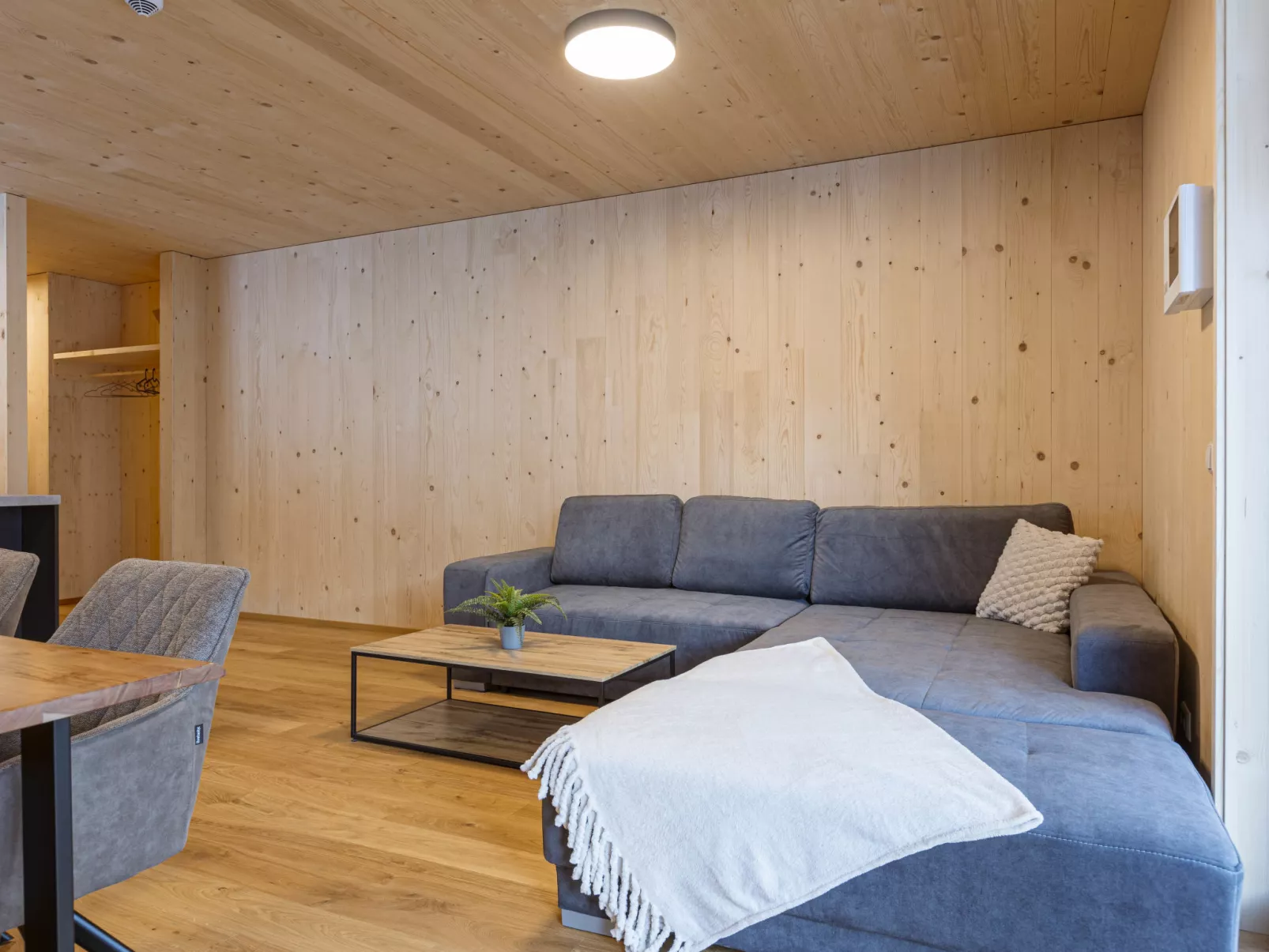 Mit 3 Schlafzimmer-Drinnen