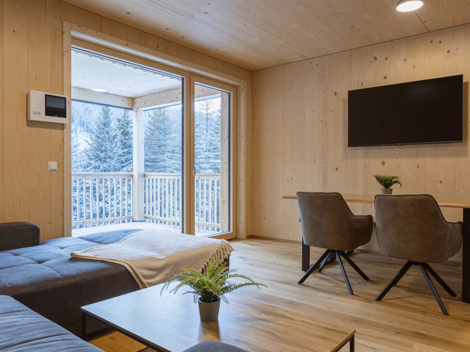 Mit 3 Schlafzimmer-Drinnen