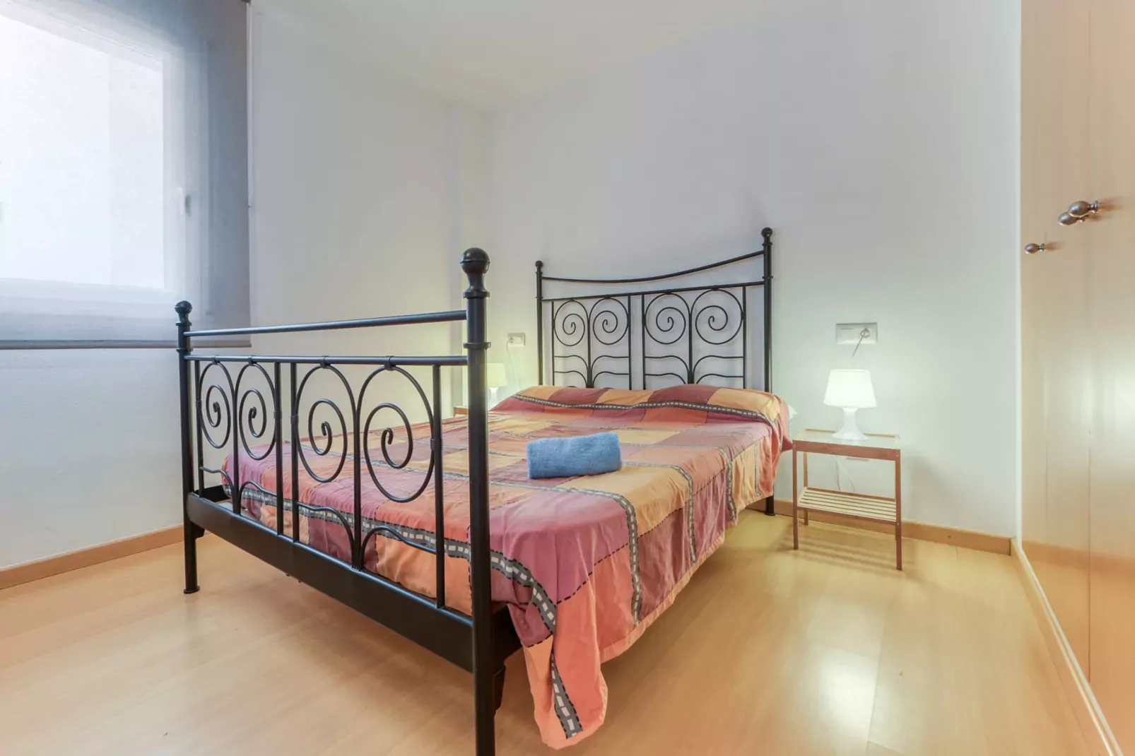 ROYAL MARINE 222 Roses-Chambre