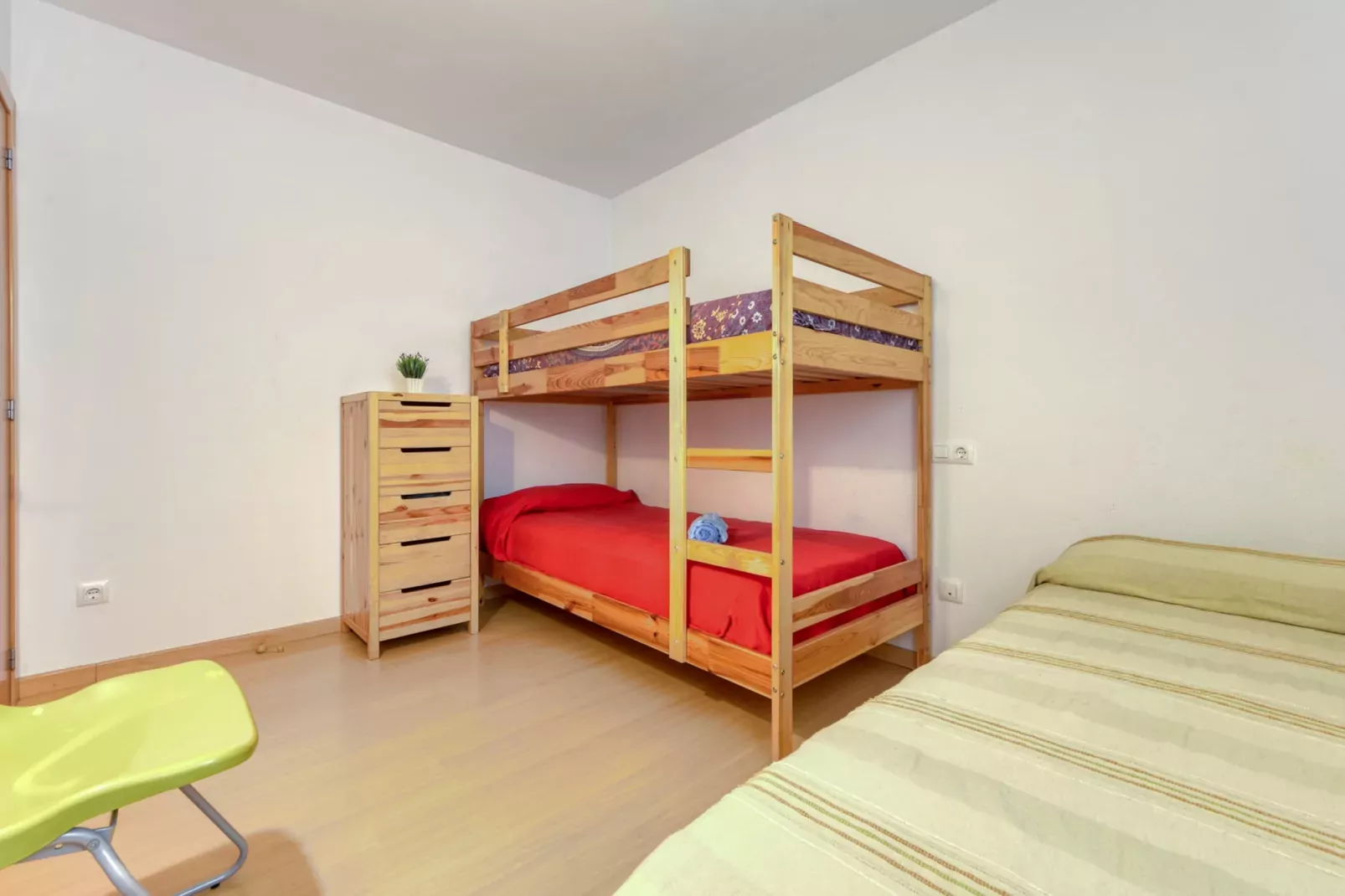 ROYAL MARINE 222 Roses-Chambre
