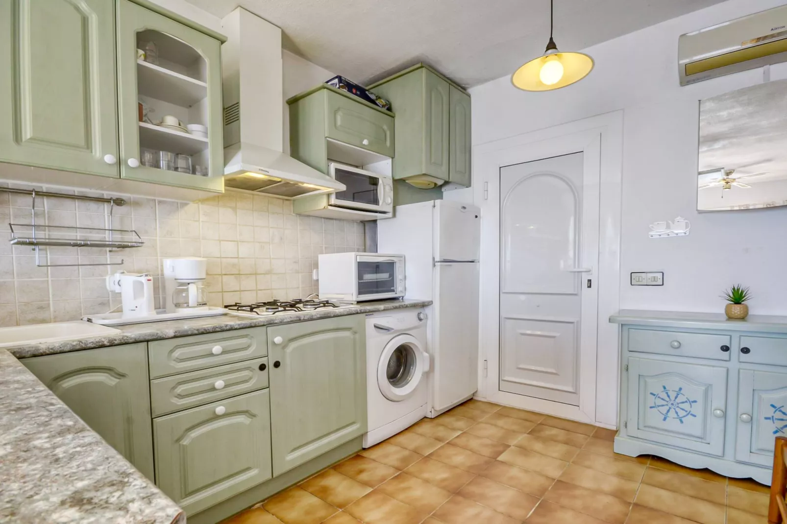 IBIZA BRAMER 9 Canyelles Roses-Kitchen