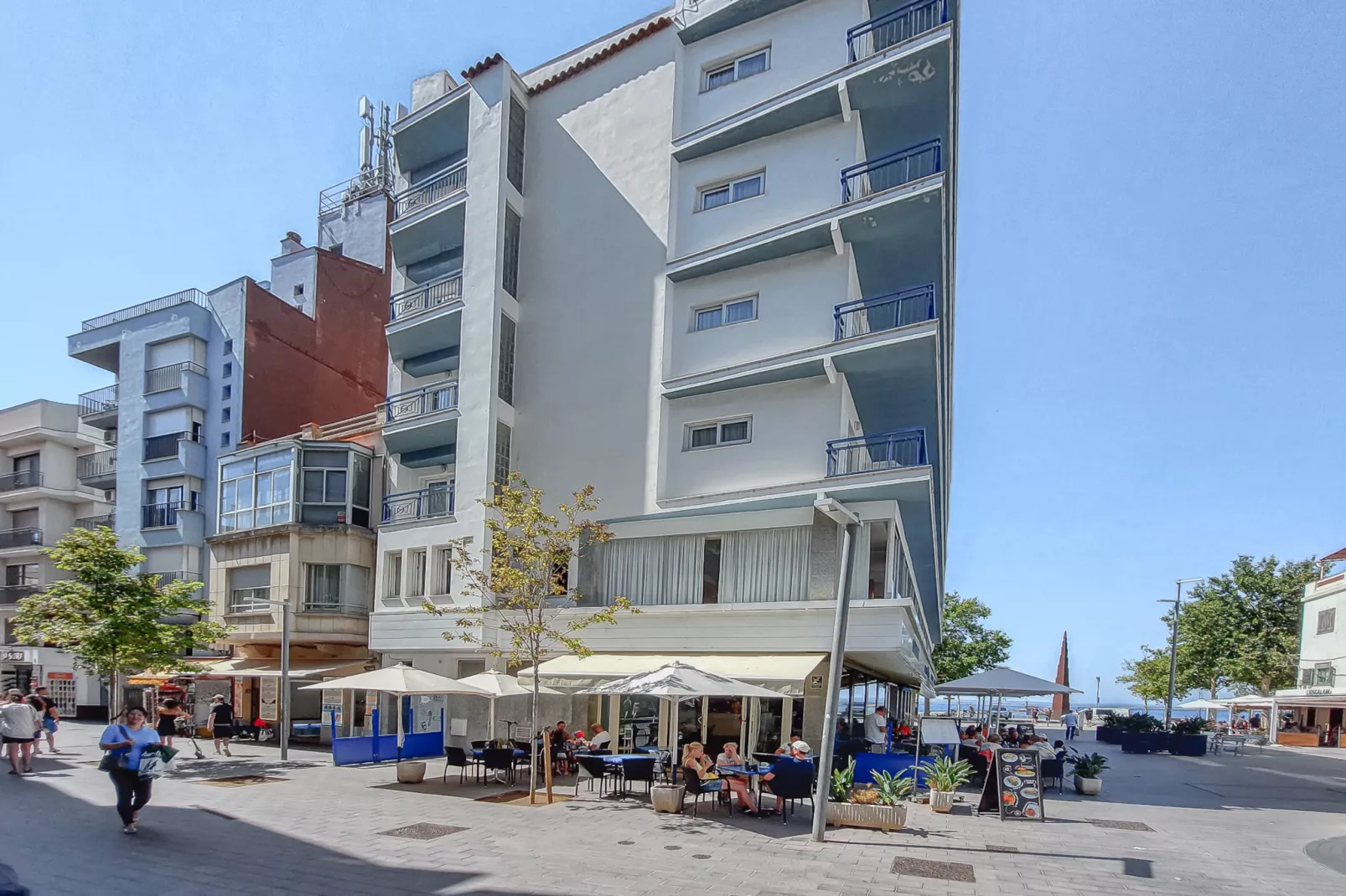 ESTRELLA DE MAR ATICO Roses-Außenbereich Sommer