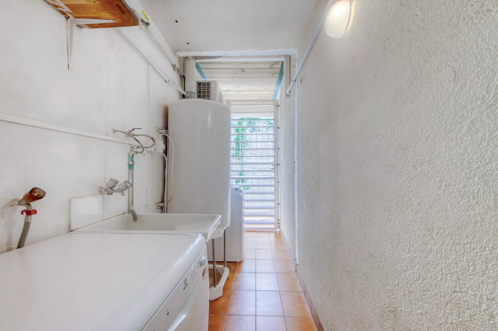 DALLAS II A2B Canyelles Roses-Badezimmer