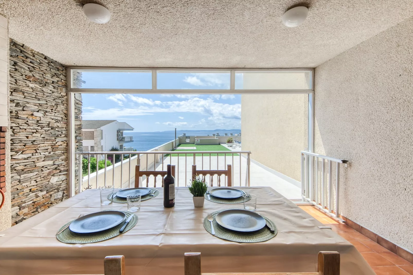 DALLAS II A2B Canyelles Roses-Terrassenbalkon