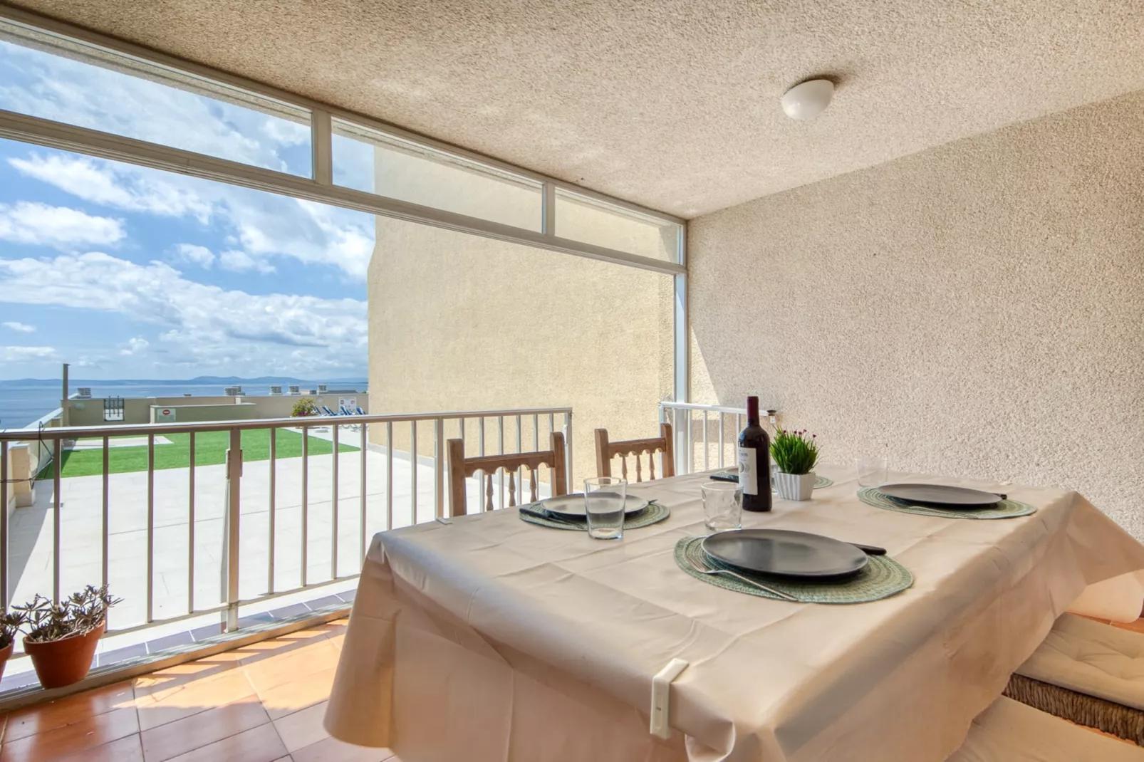 DALLAS II A2B Canyelles Roses-Terrassenbalkon