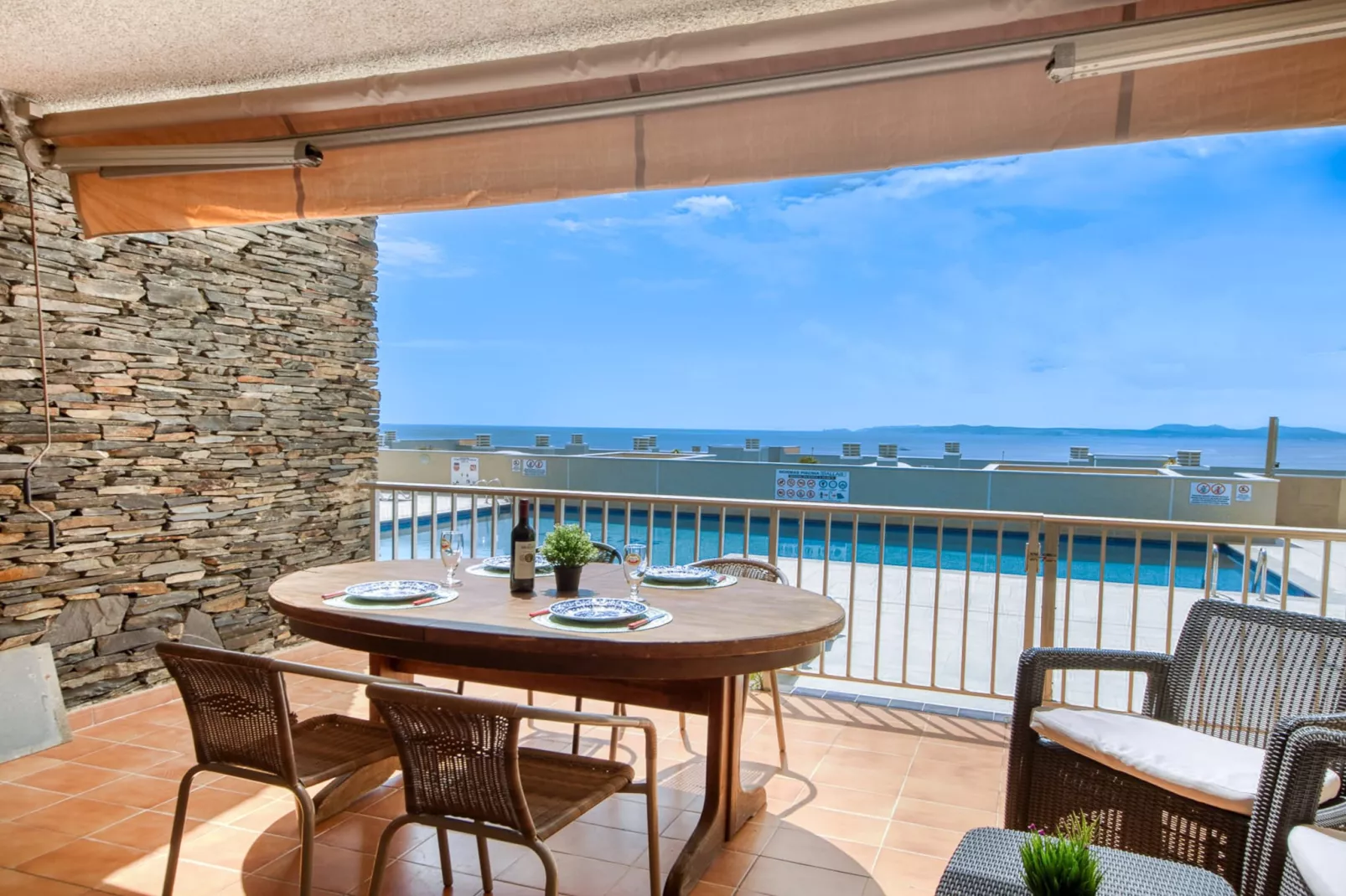 Dallas 2 F Canyelles Roses-Terrace balcony