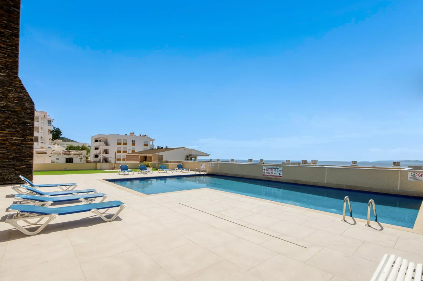 Dallas 2 F Canyelles Roses-Pool