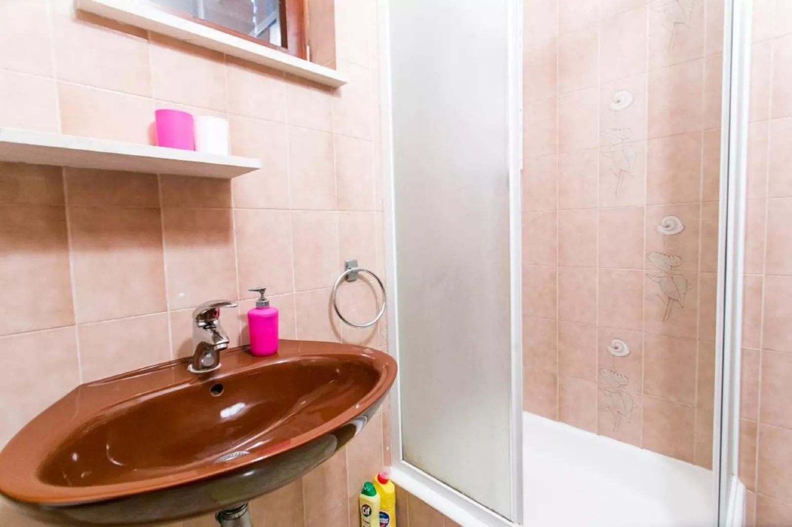 Apartments Neve - One-Bedroom Apartment with Balcony and Sea View-Bathroom