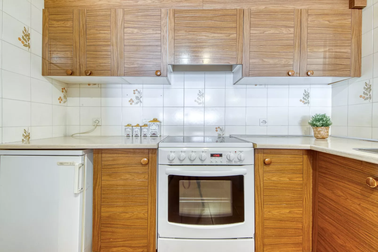 Dallas 2 F Canyelles Roses-Kitchen