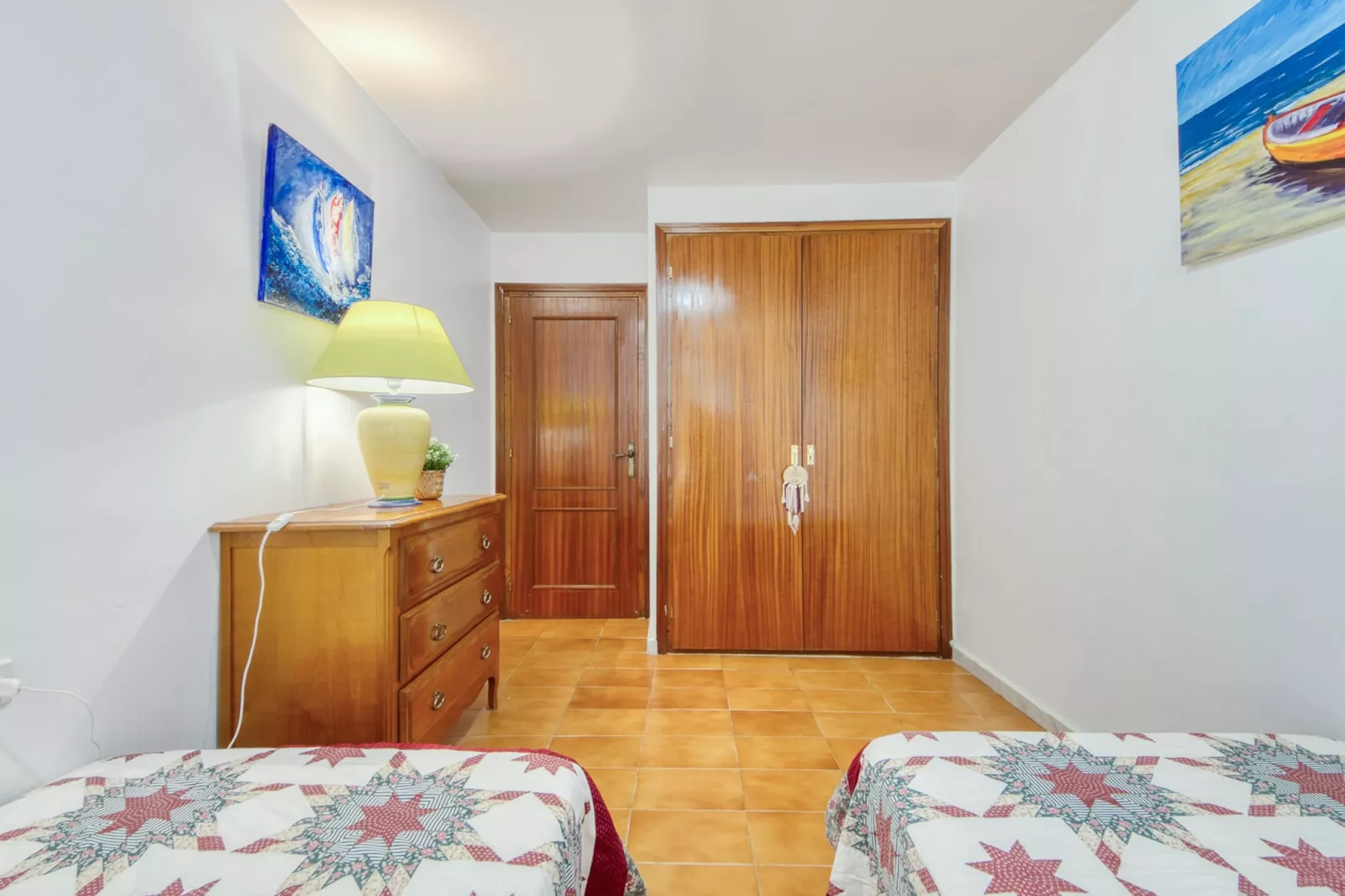 Dallas 2 F Canyelles Roses-Bedroom