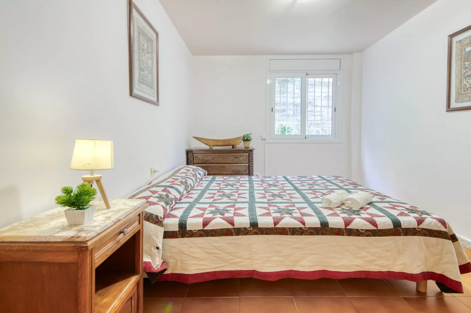 Dallas 2 F Canyelles Roses-Bedroom
