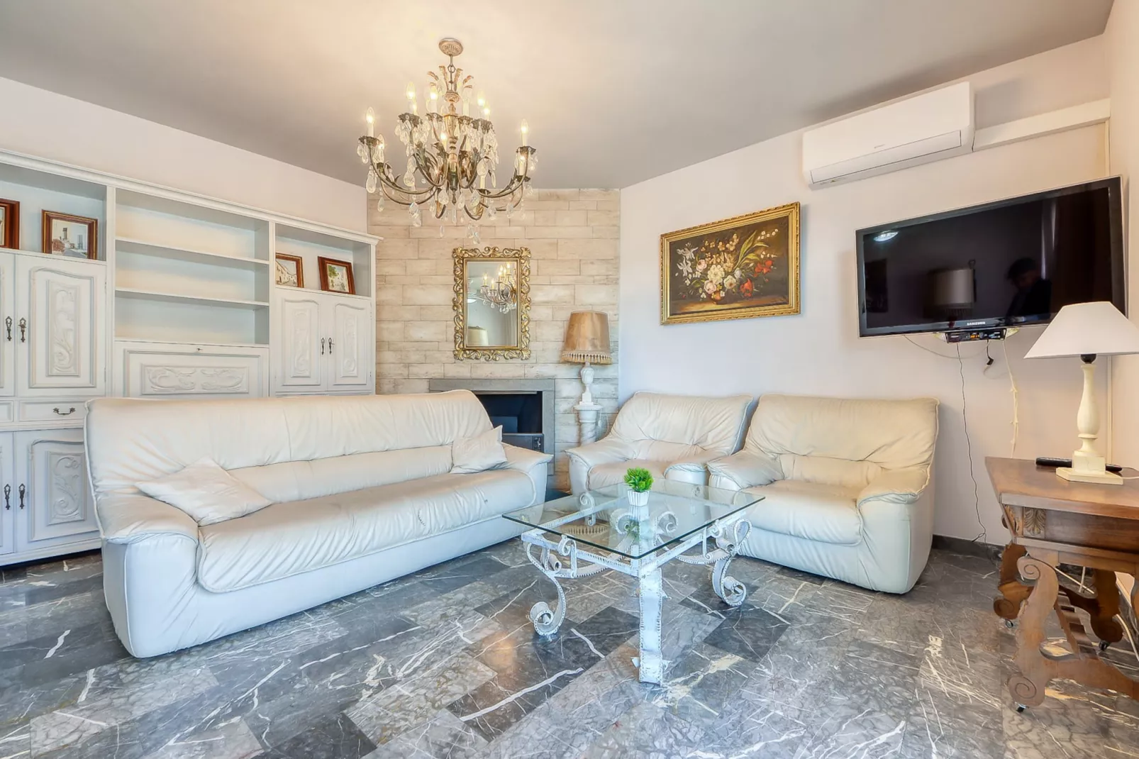 Av De Rhode 229 Roses-Living room