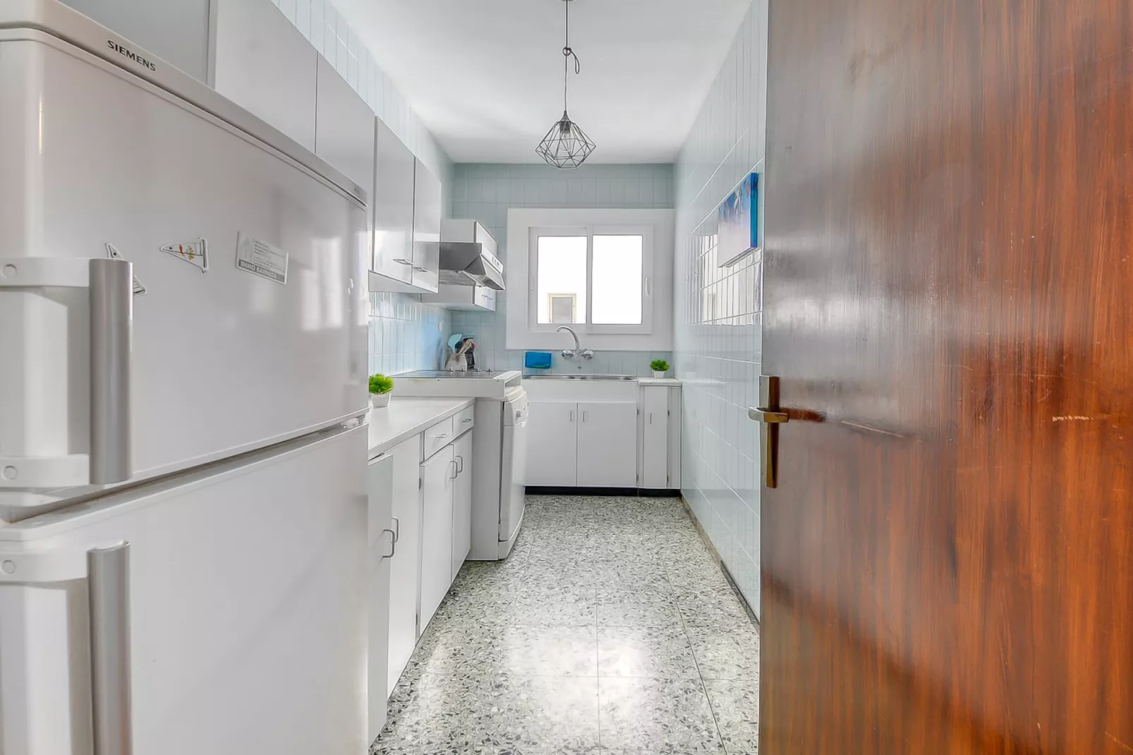 Av De Rhode 229 Roses-Kitchen