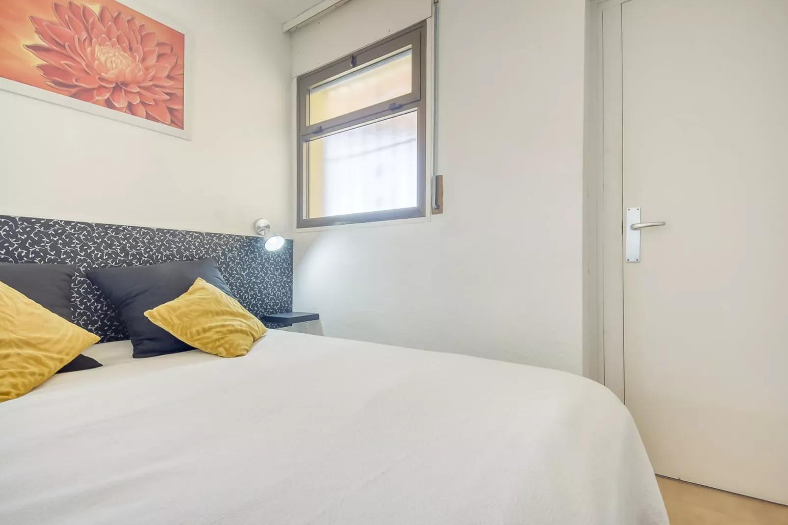 AHINOA 2J Roses-Bedroom