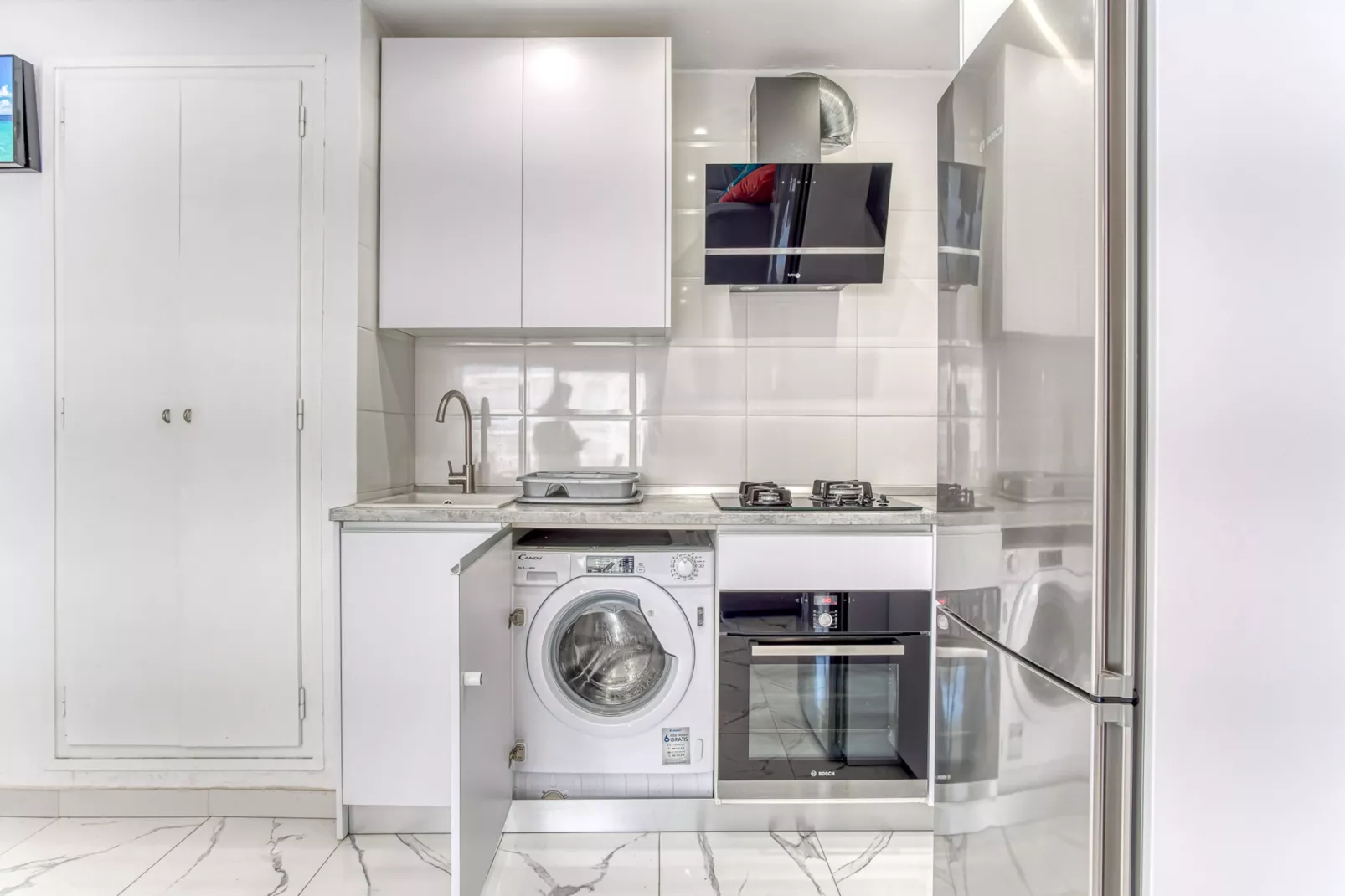 BLAUMAR 6 G Canyelles Roses-Kitchen