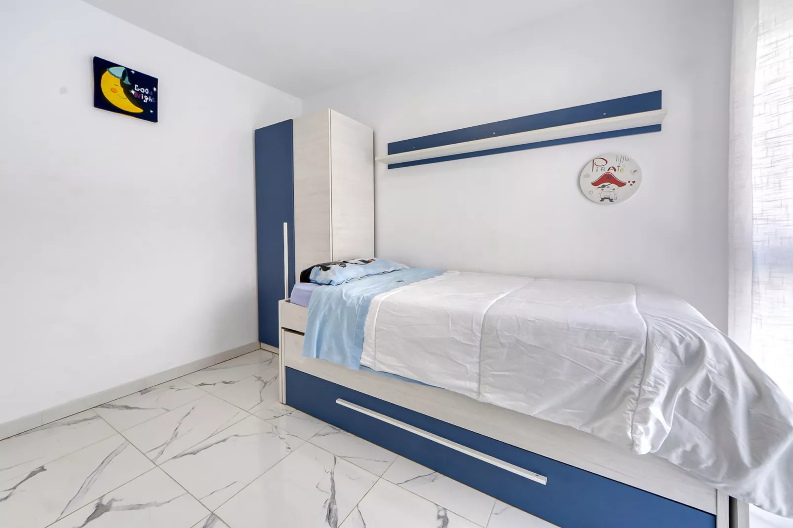 BLAUMAR 6 G Canyelles Roses-Bedroom