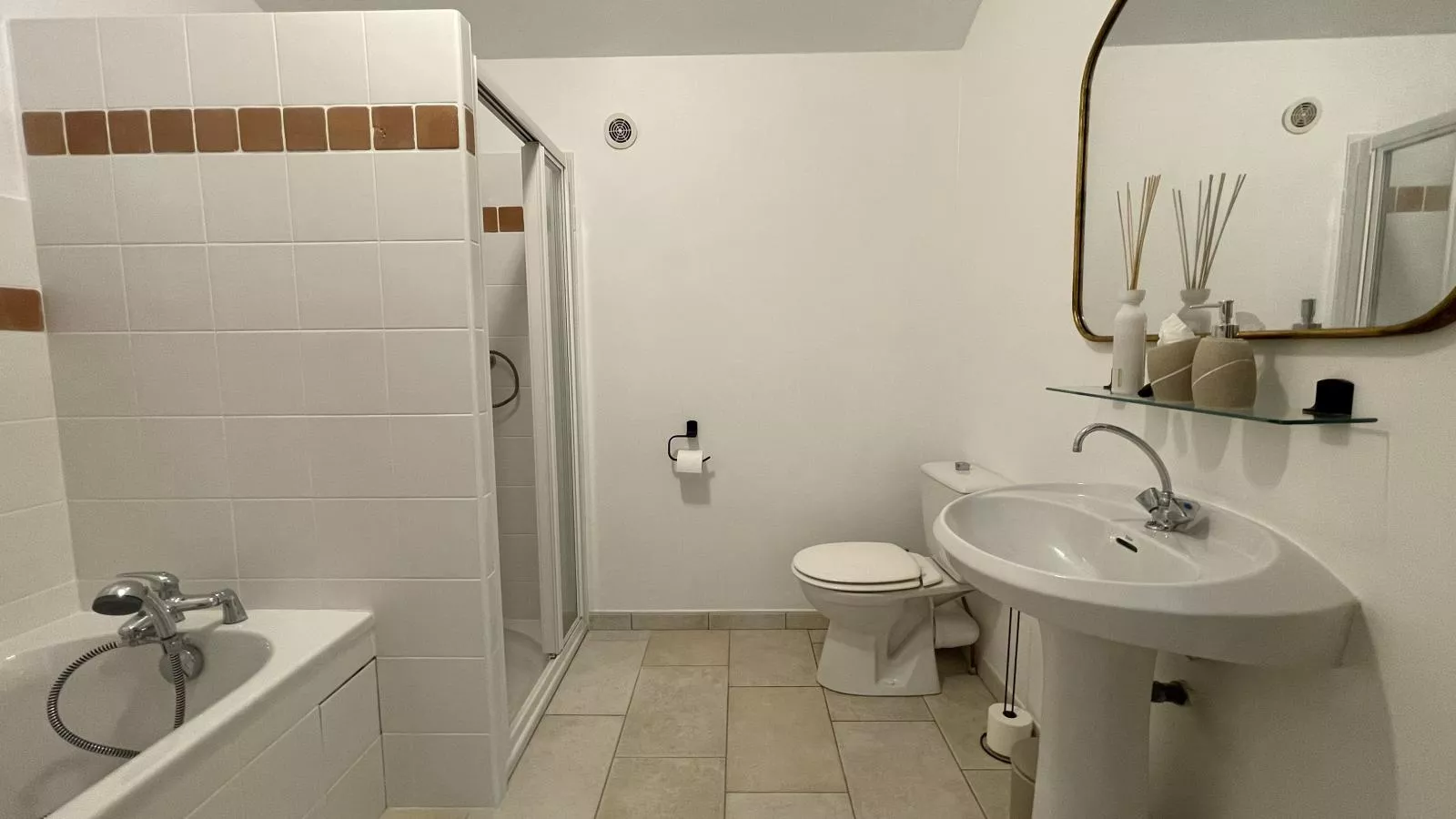 Domaine Saint Martin le Redon-Bathroom